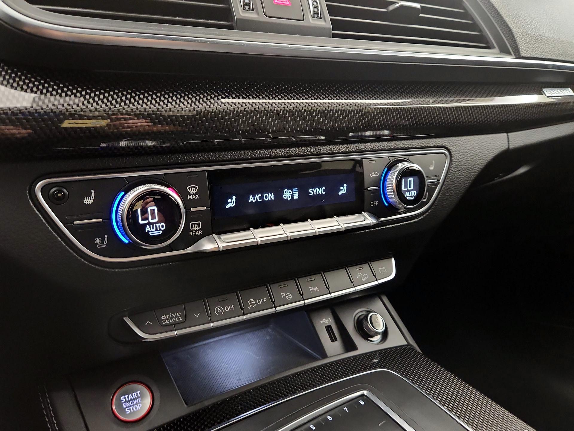 Thumbnail: 2019 Audi SQ5 - 17