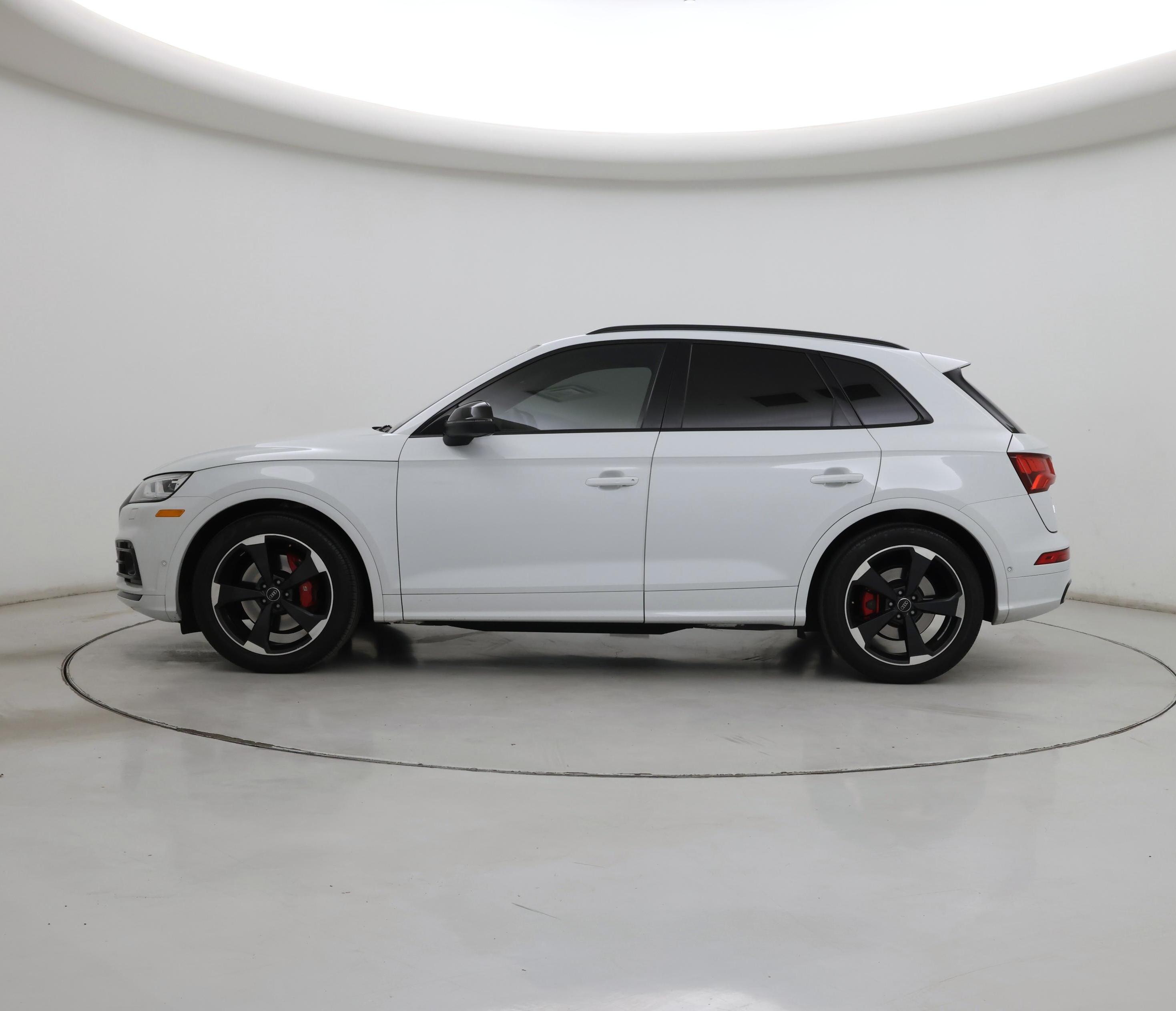 Thumbnail: 2019 Audi SQ5 - 3