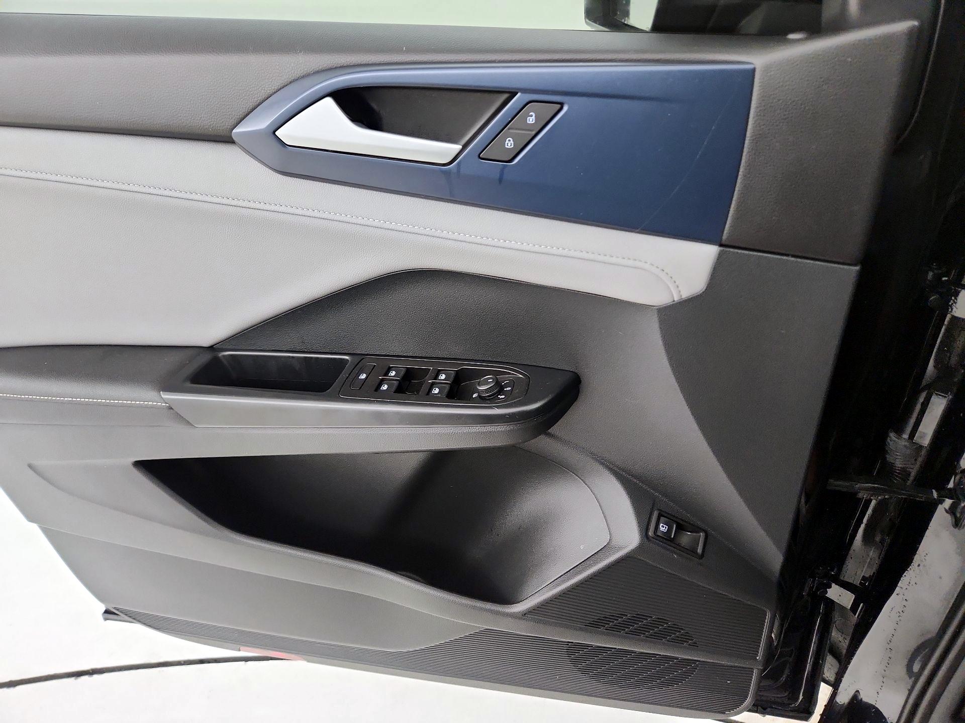 Thumbnail: 2024 Volkswagen Taos - 10