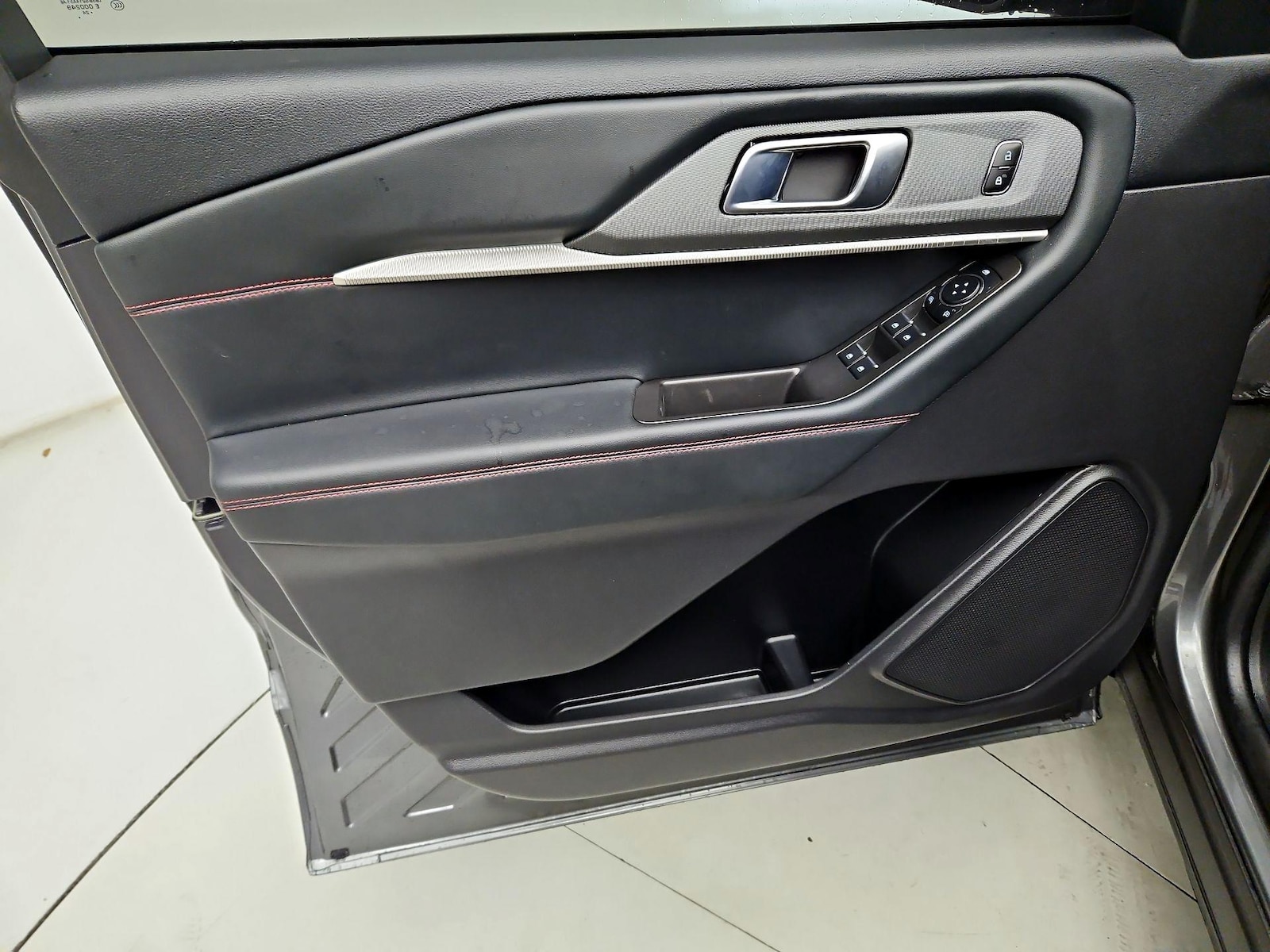 2025 Ford Explorer ST-LINE - Photo 13
