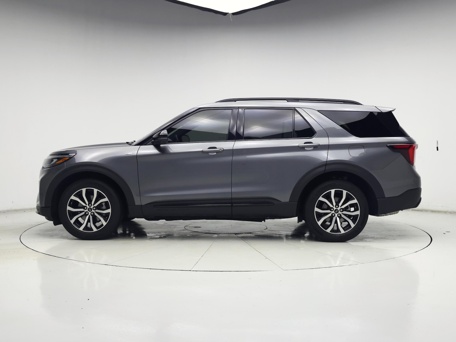 2025 Ford Explorer ST-LINE - Photo 4