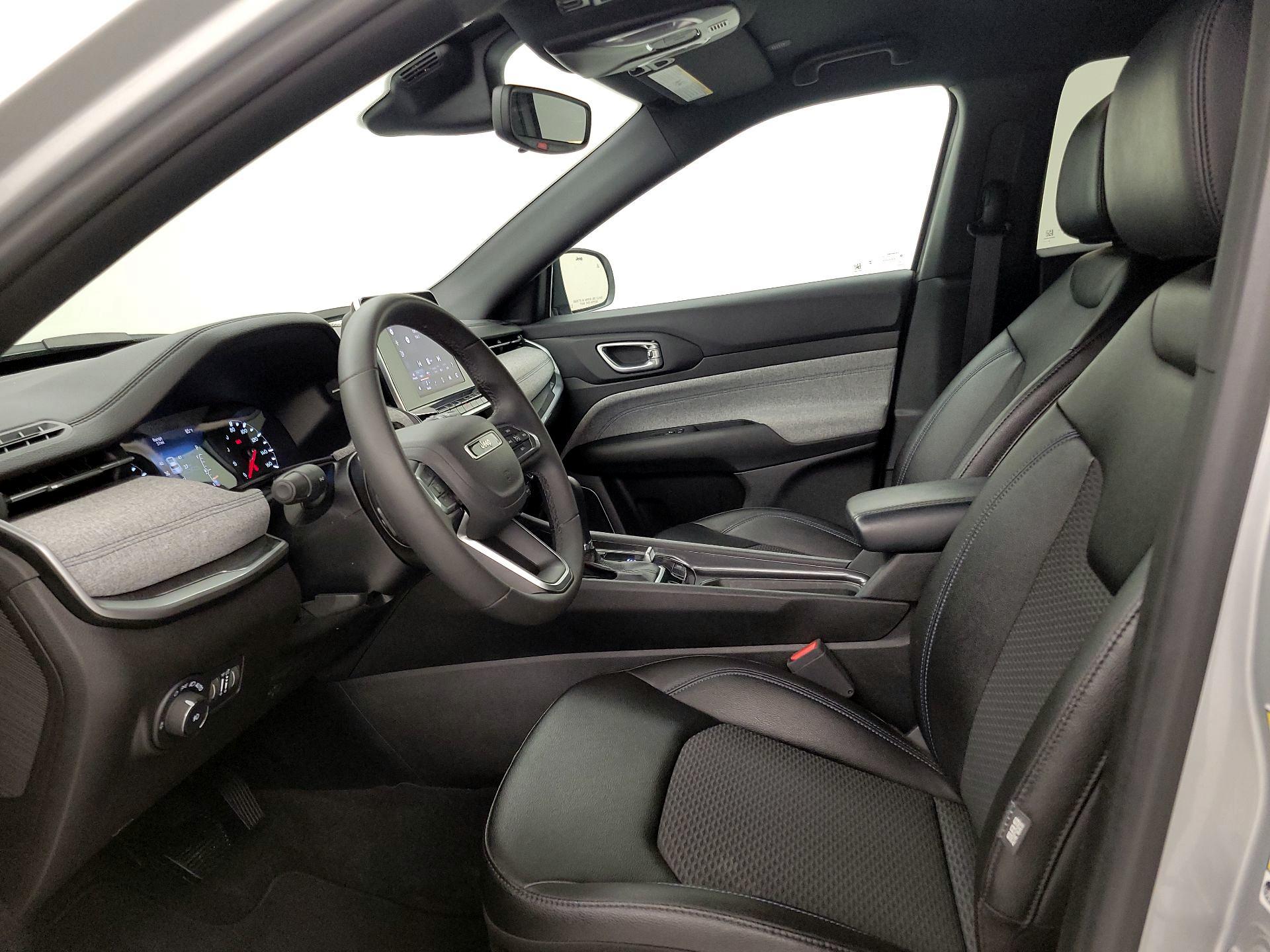 Thumbnail: 2025 Jeep Compass - 11