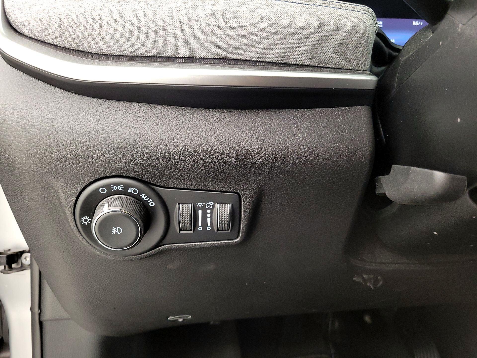 Thumbnail: 2025 Jeep Compass - 13