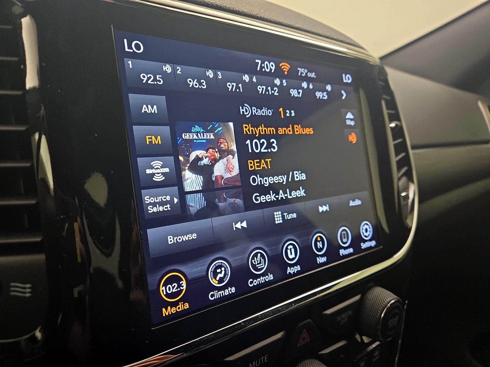 Thumbnail: 2021 Jeep Grand Cherokee - 16