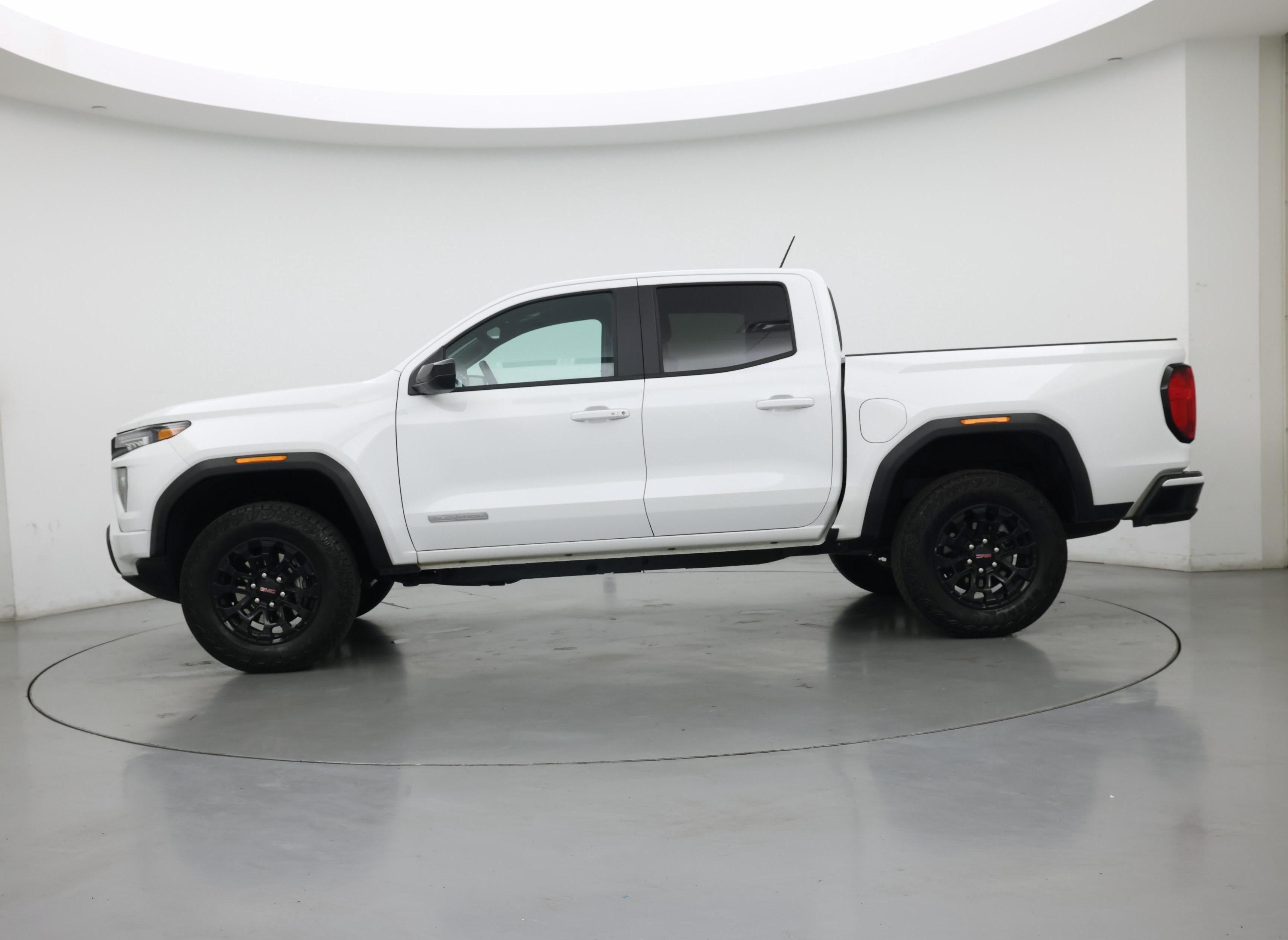 Thumbnail: 2026 GMC Canyon - 3