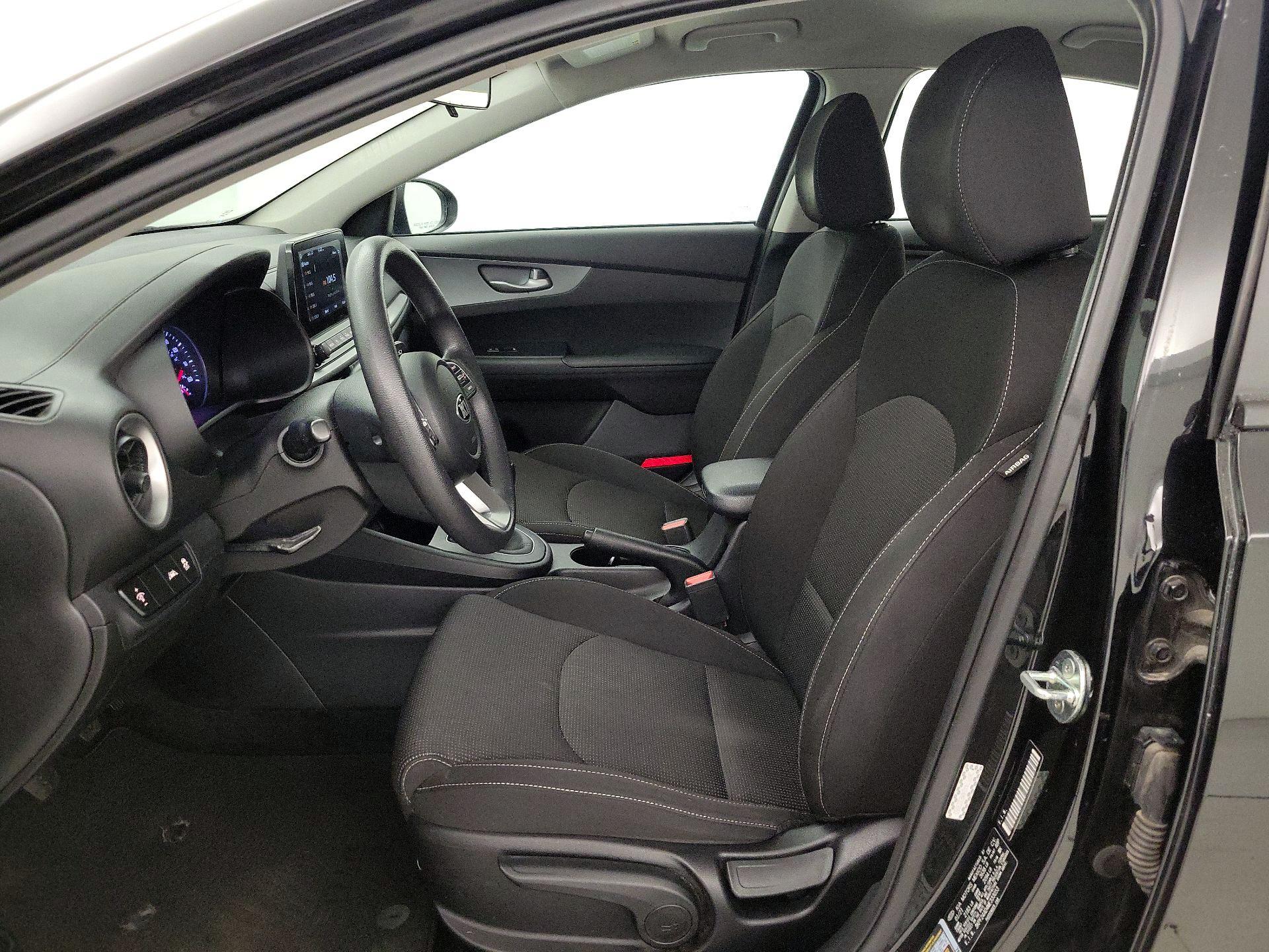 Thumbnail: 2021 Kia Forte - 11