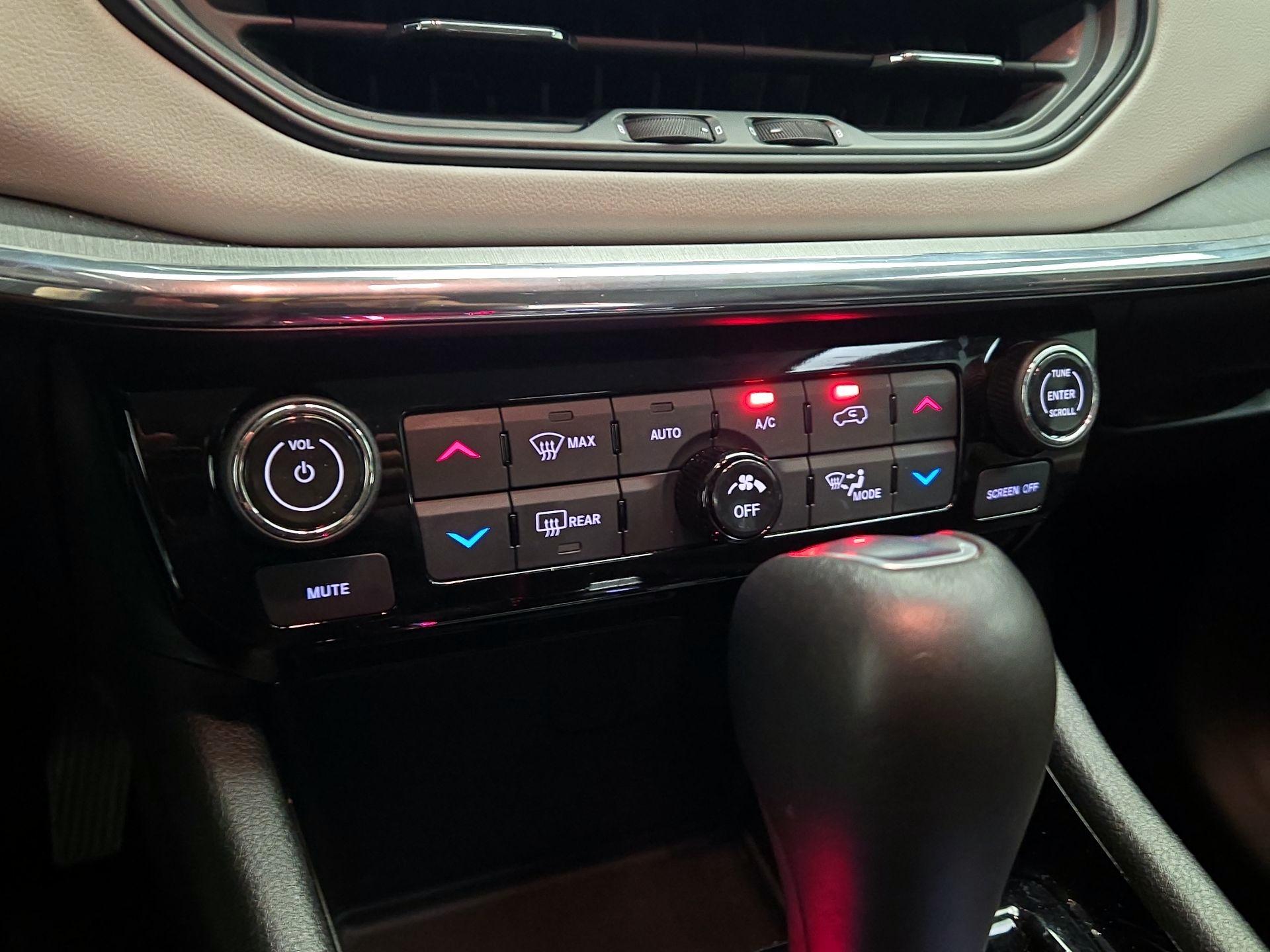 Thumbnail: 2022 Jeep Compass - 16