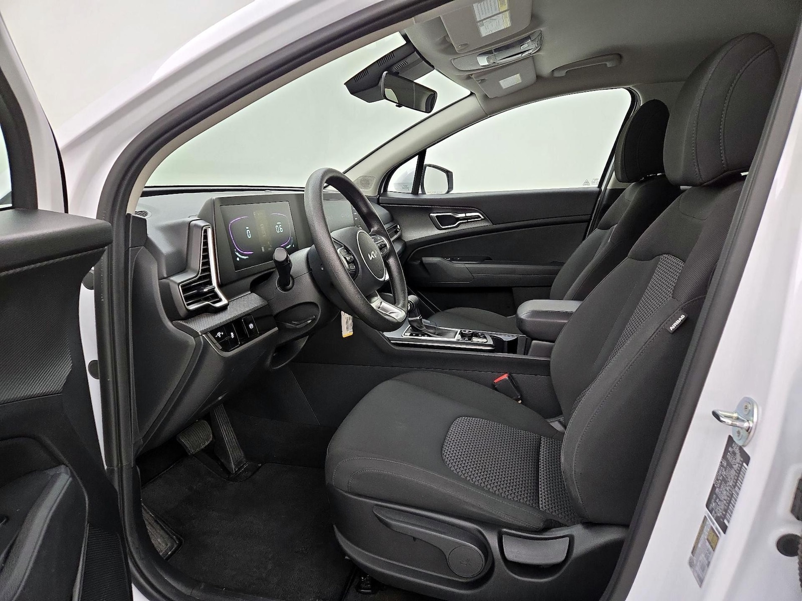 2025 Kia Sportage LX - Photo 12