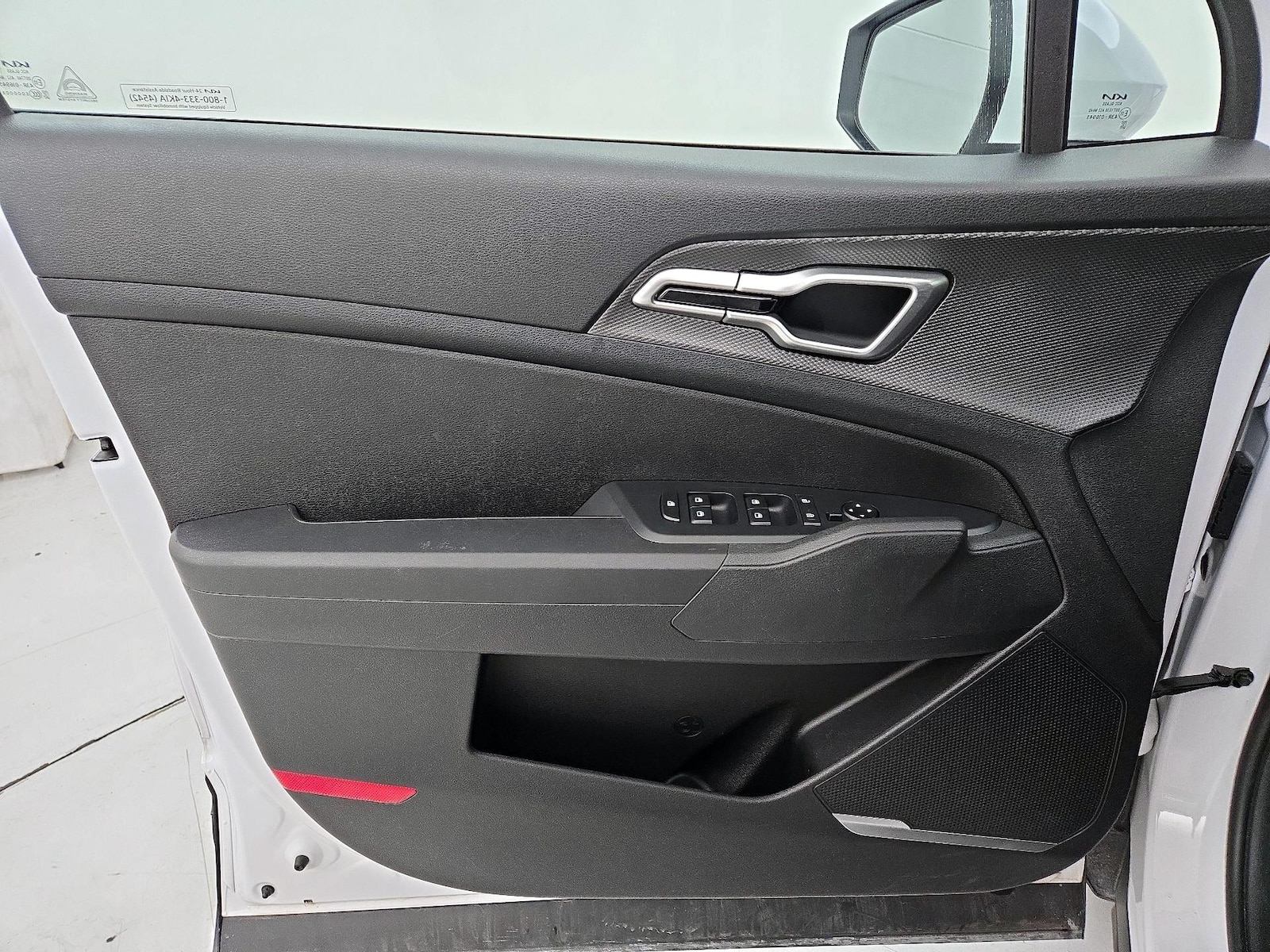 2025 Kia Sportage LX - Photo 13