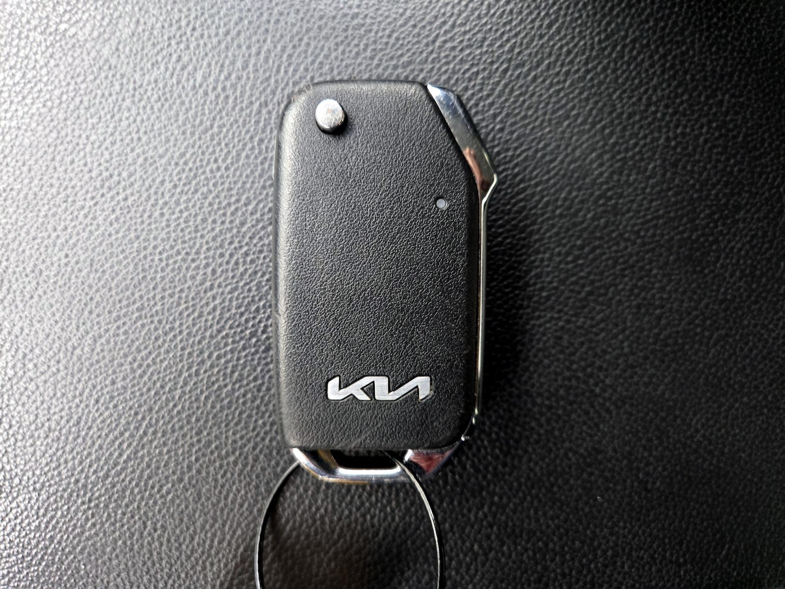 2025 Kia Sportage LX - Photo 24