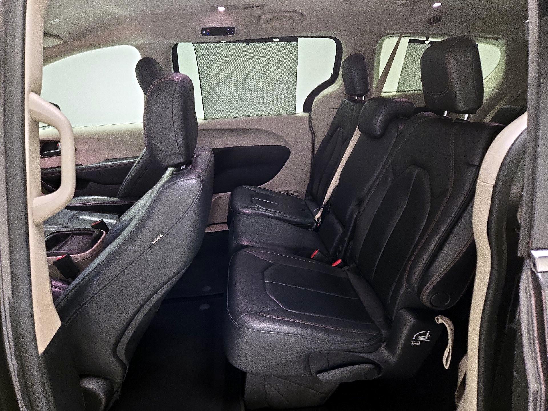 Thumbnail: 2019 Chrysler Pacifica - 18