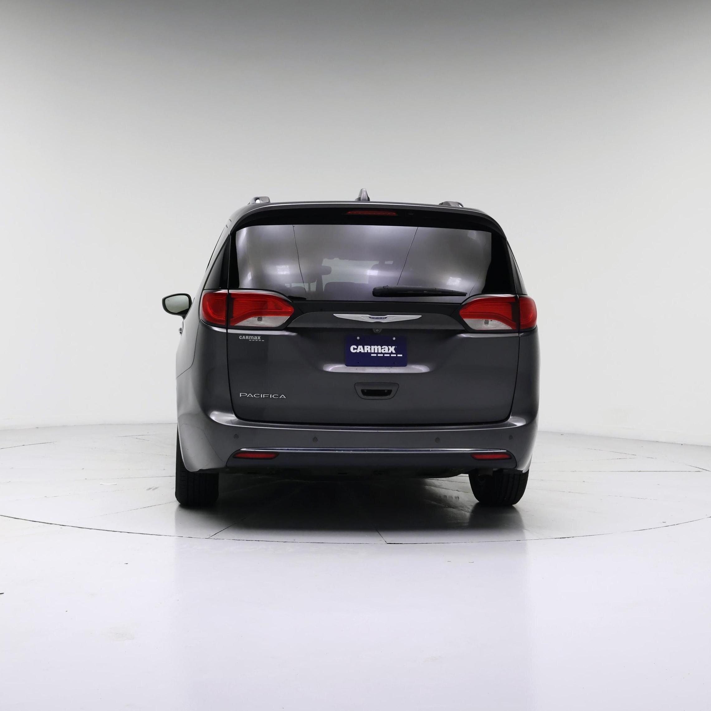 Thumbnail: 2019 Chrysler Pacifica - 6