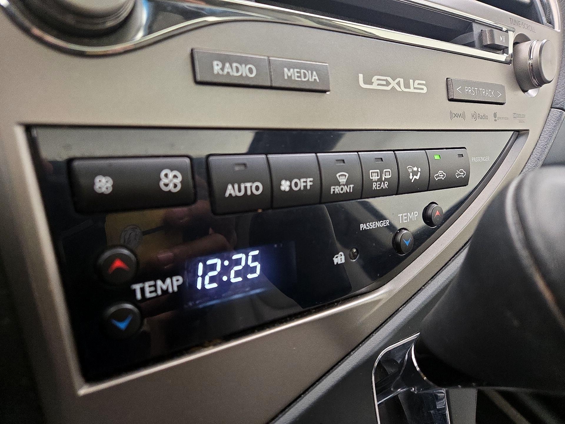 Thumbnail: 2015 Lexus RX - 17