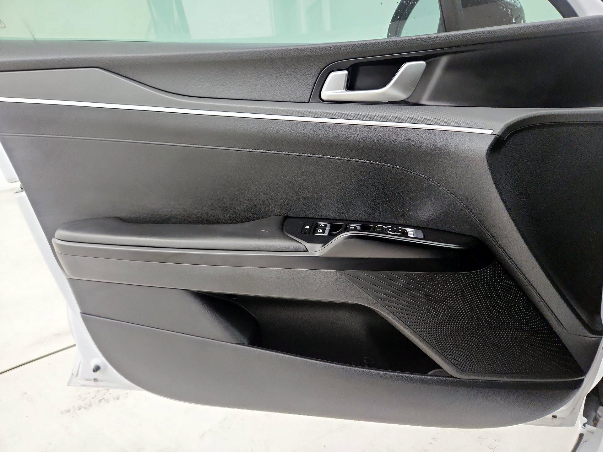 Thumbnail: 2022 Kia K5 - 10