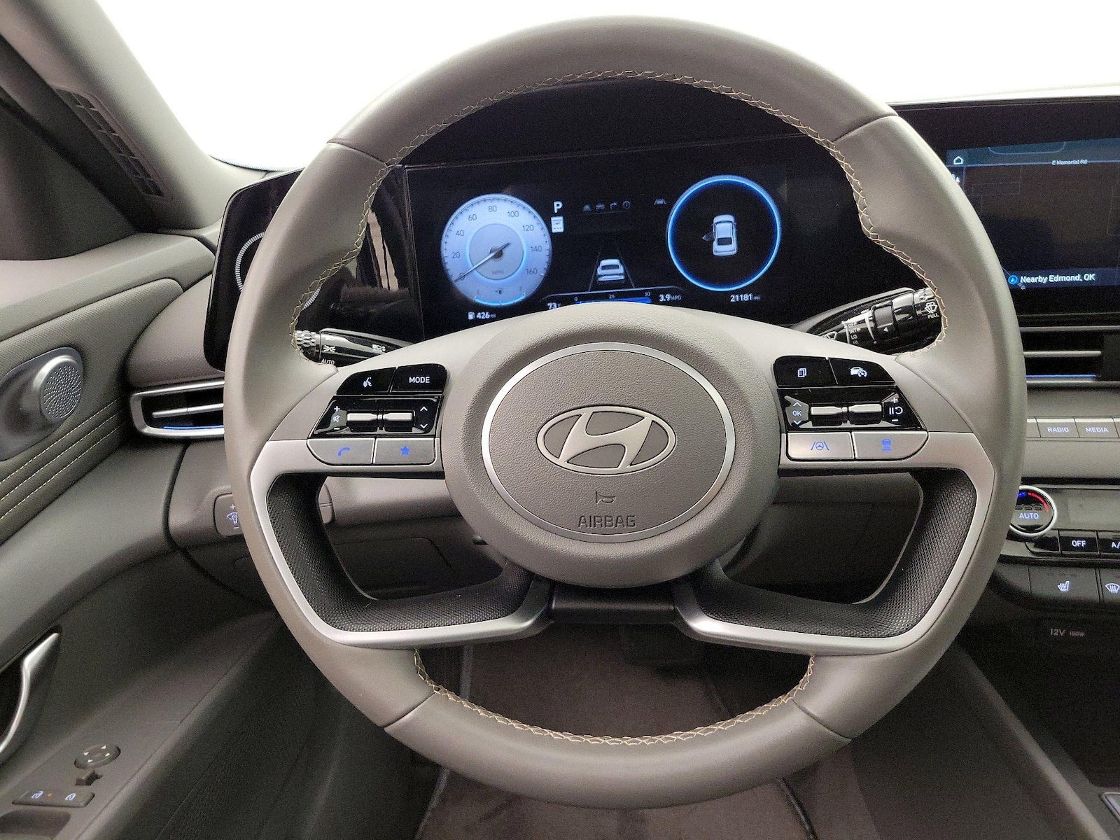 2025 Hyundai Elantra SEL - Photo 11