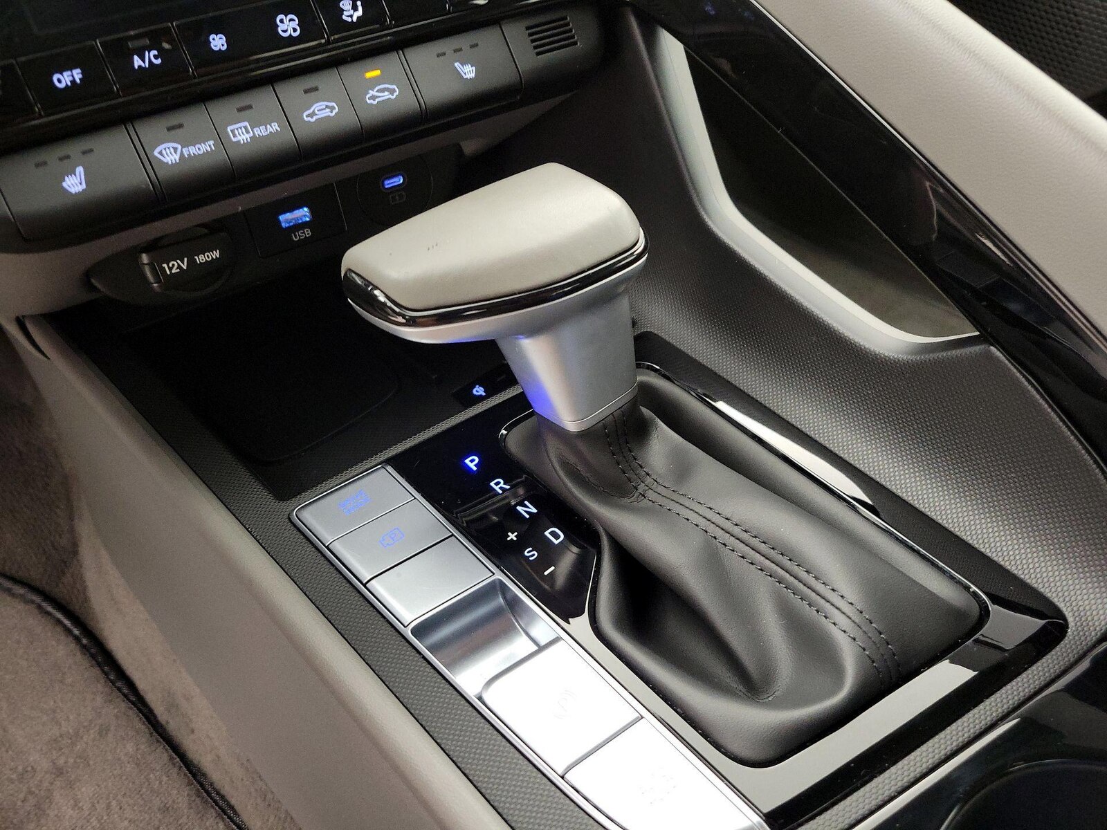 2025 Hyundai Elantra SEL - Photo 19