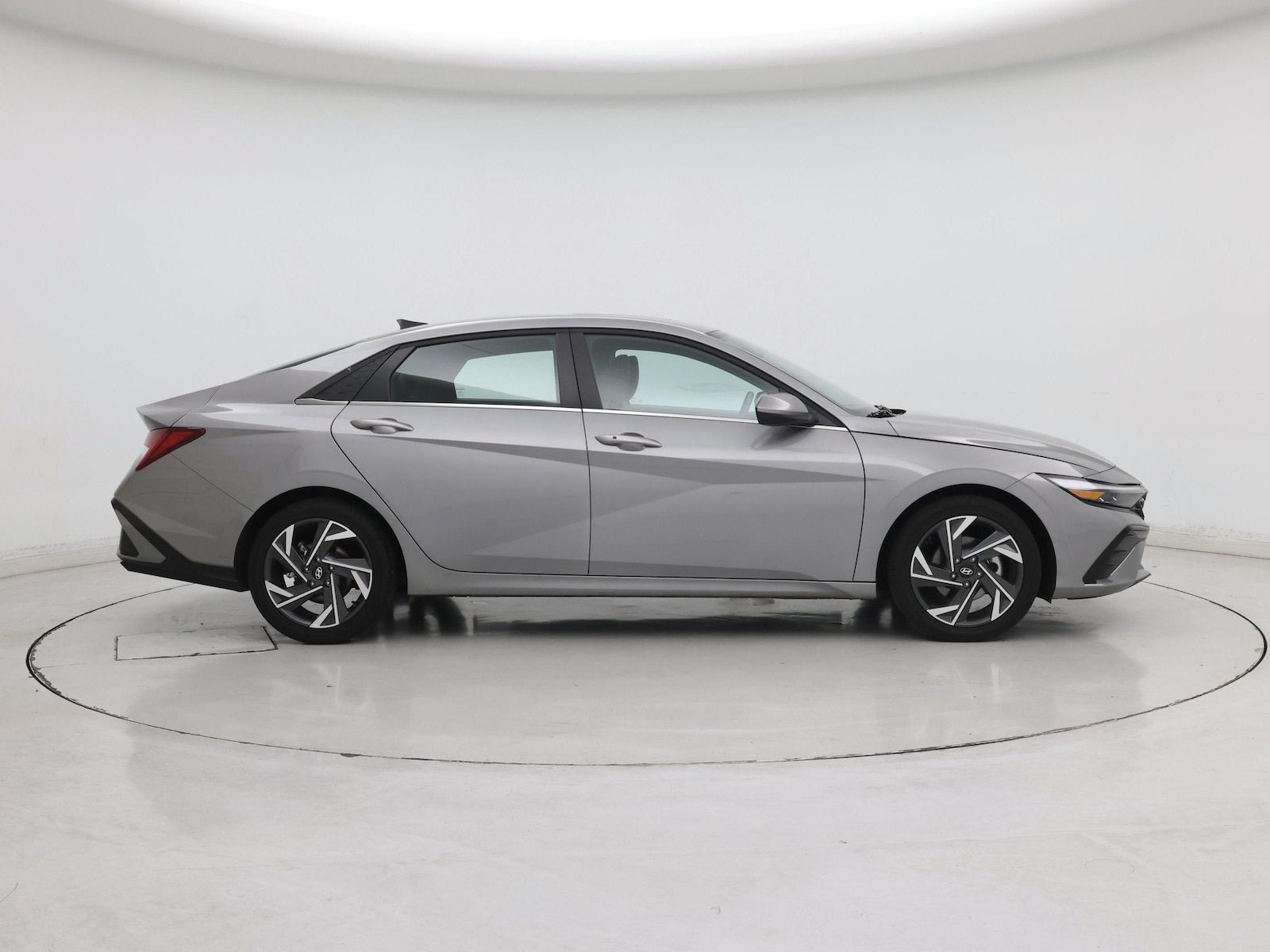 2025 Hyundai Elantra SEL - Photo 8