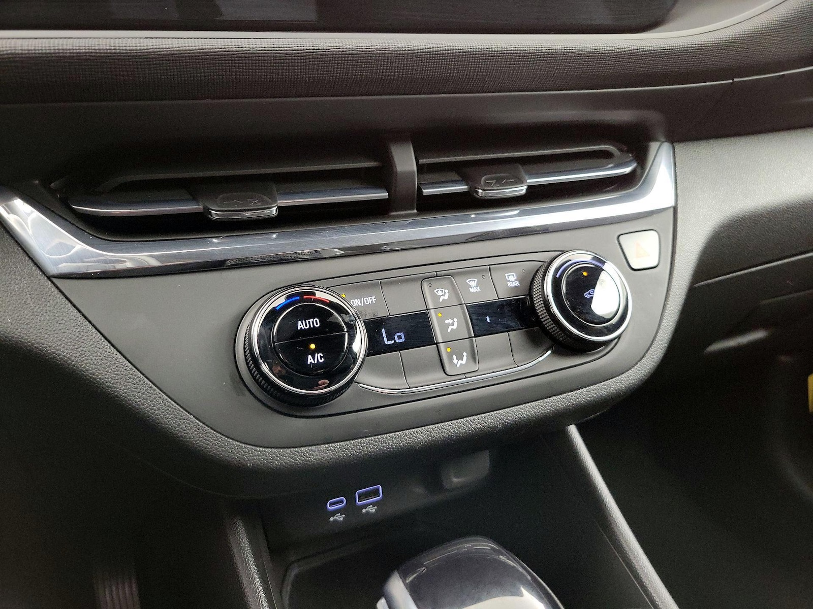 2025 Buick Envista Preferred - Photo 17
