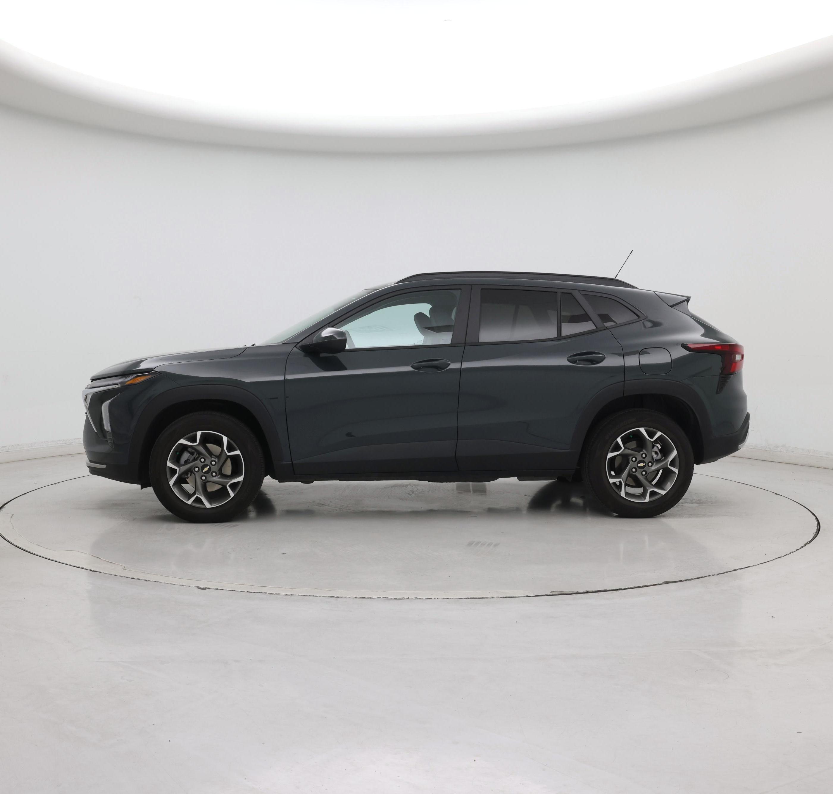 Thumbnail: 2025 Chevrolet Trax - 3