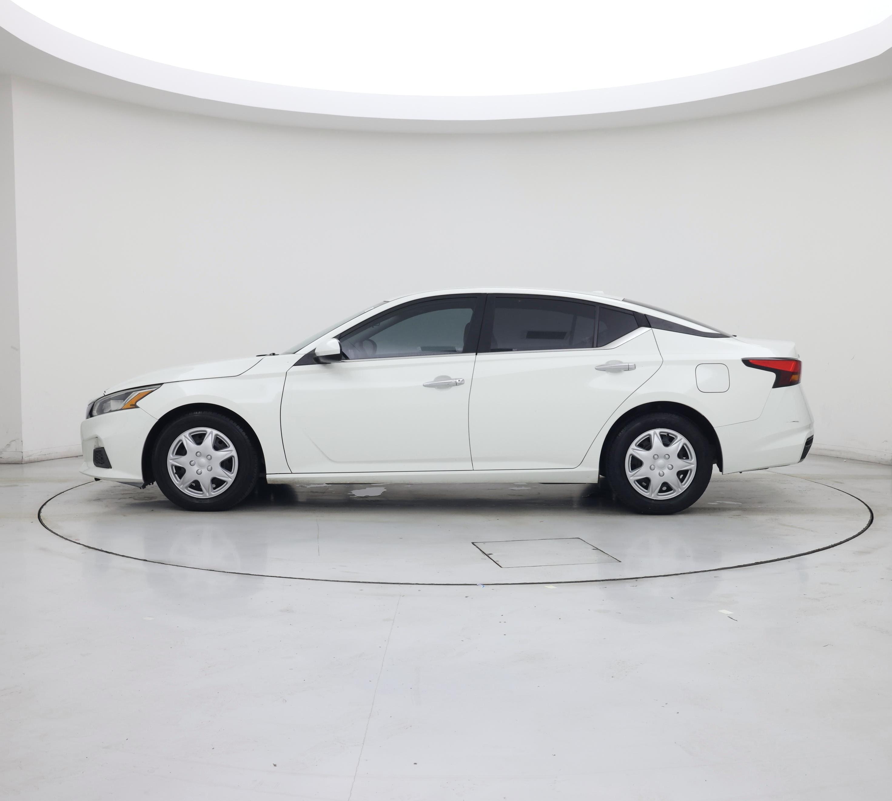 Thumbnail: 2020 Nissan Altima - 3