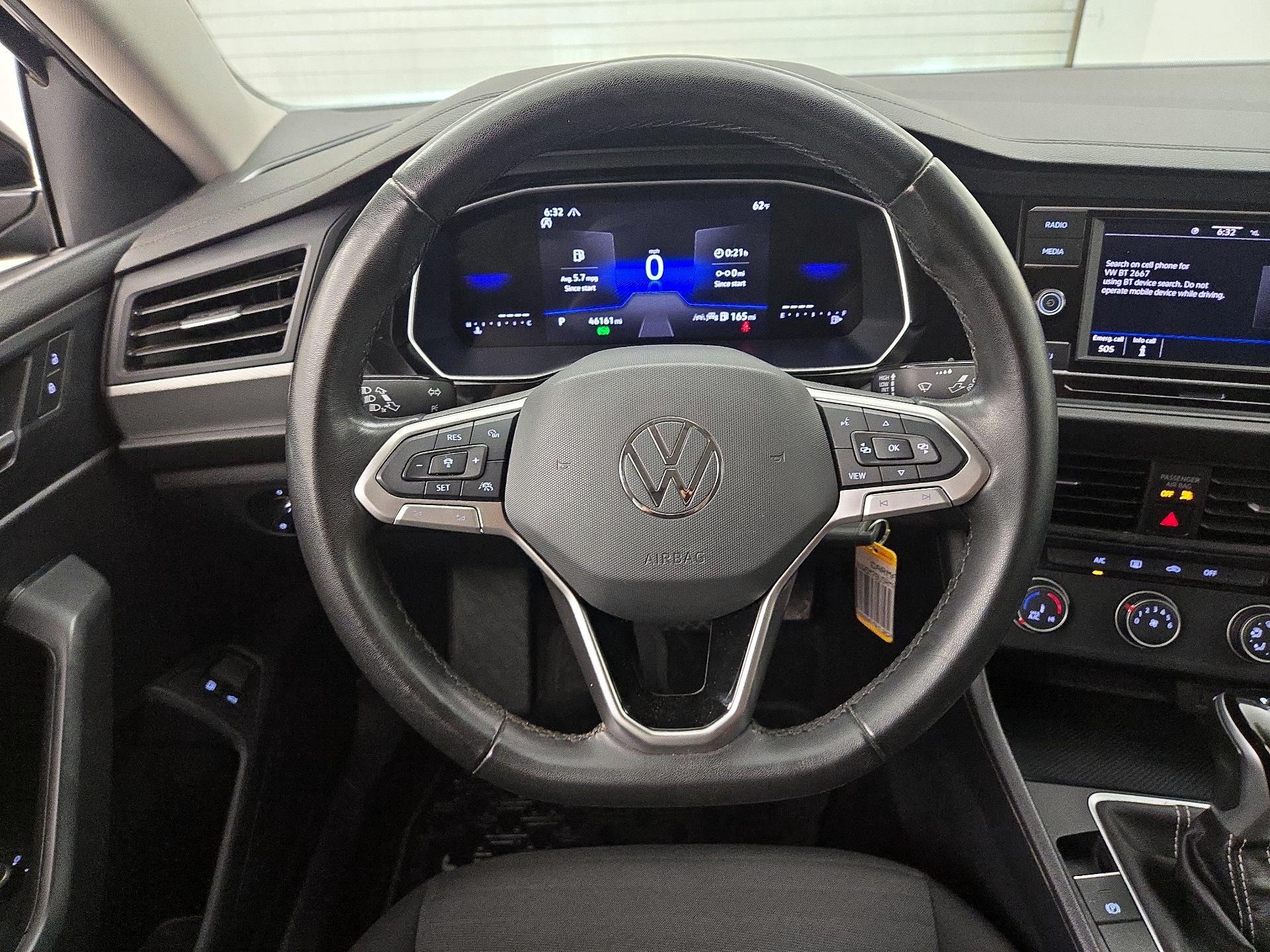 Thumbnail: 2024 Volkswagen Jetta - 10