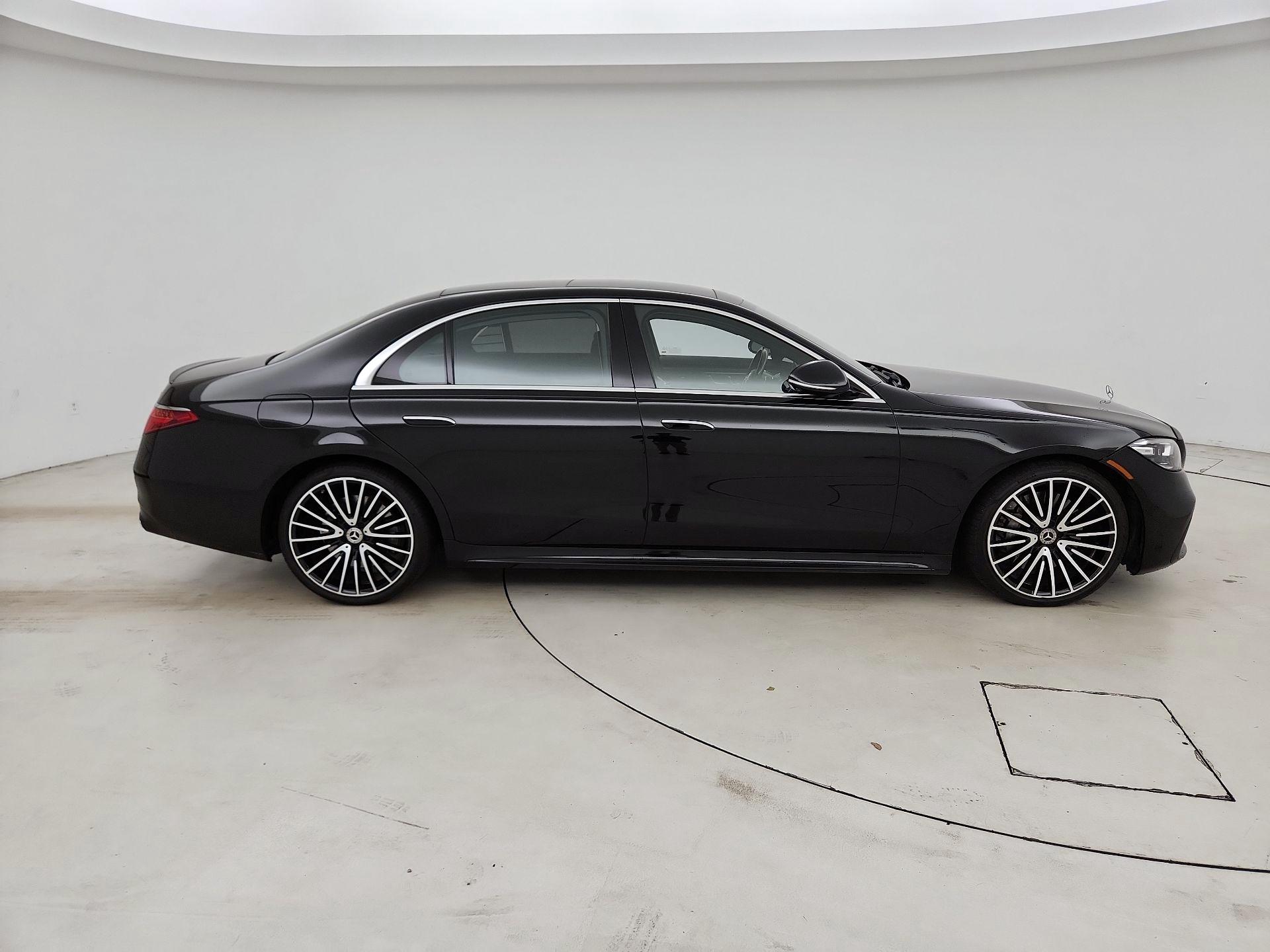 Thumbnail: 2022 Mercedes-Benz S-Class - 4