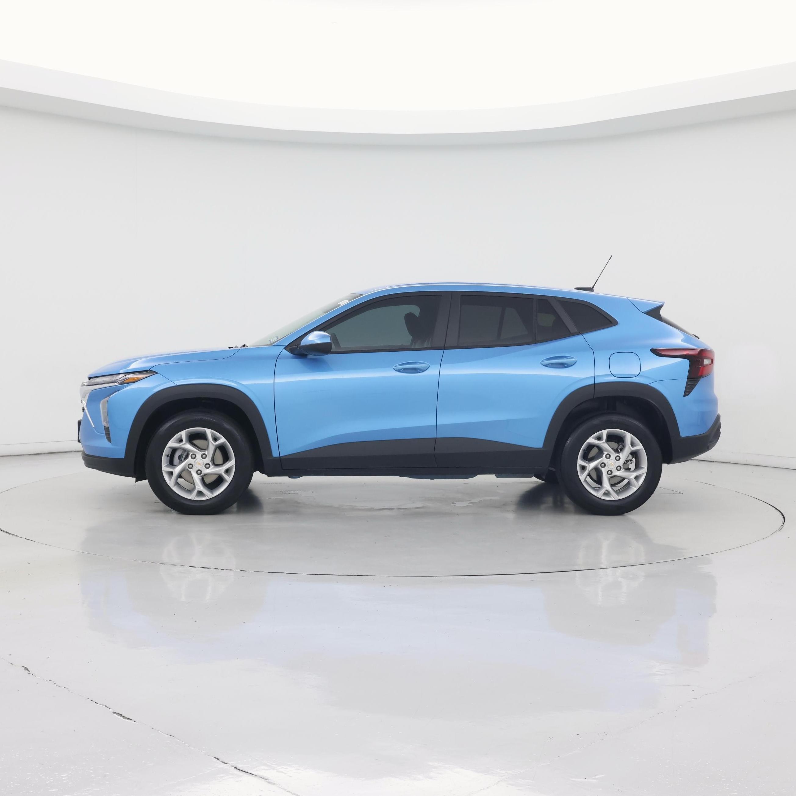 Thumbnail: 2025 Chevrolet Trax - 3