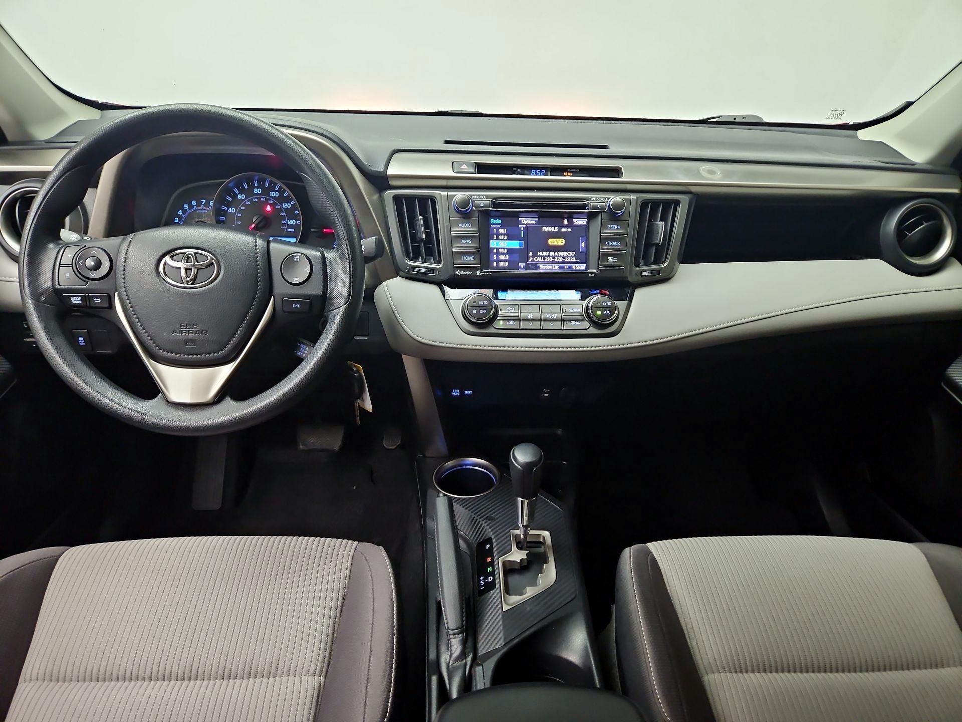 Thumbnail: 2015 Toyota RAV4 - 9