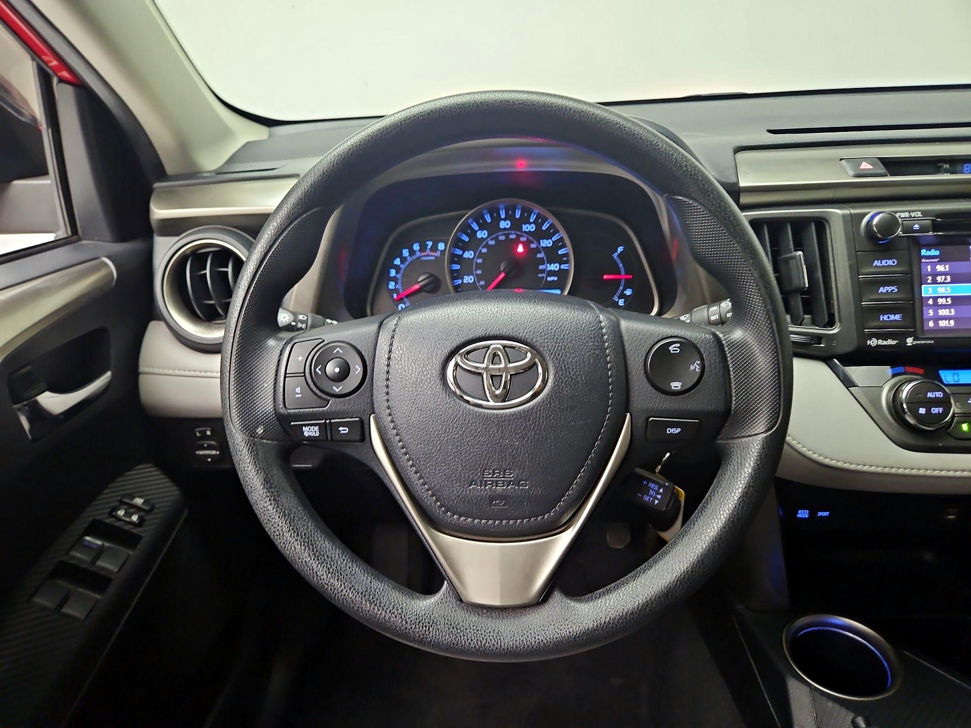 Thumbnail: 2015 Toyota RAV4 - 10
