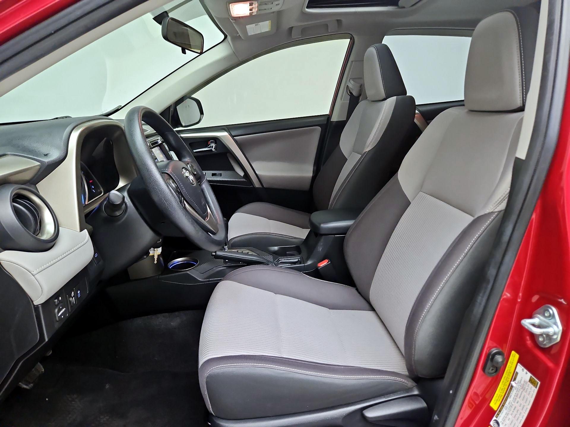 Thumbnail: 2015 Toyota RAV4 - 11