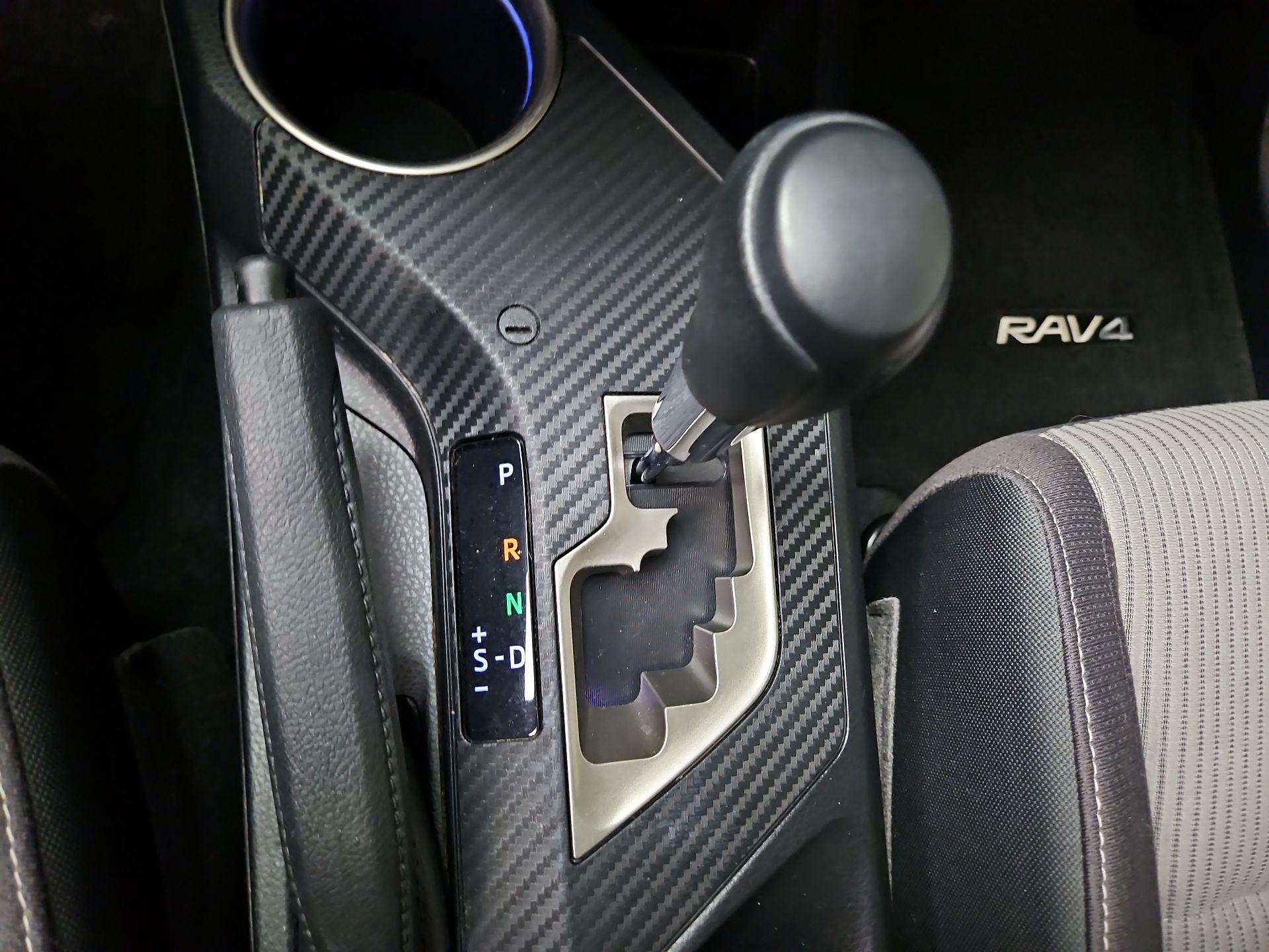 Thumbnail: 2015 Toyota RAV4 - 17