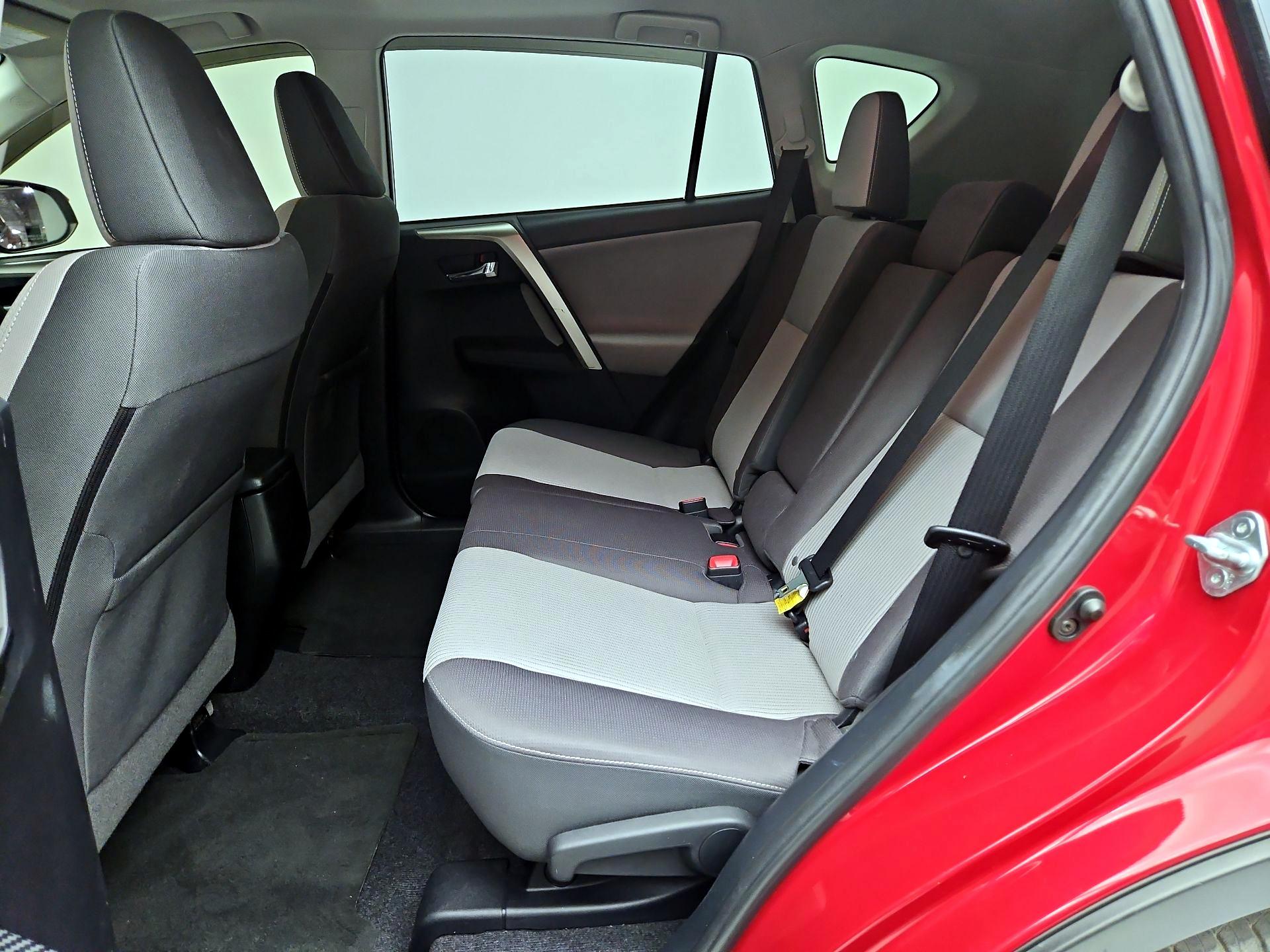 Thumbnail: 2015 Toyota RAV4 - 20