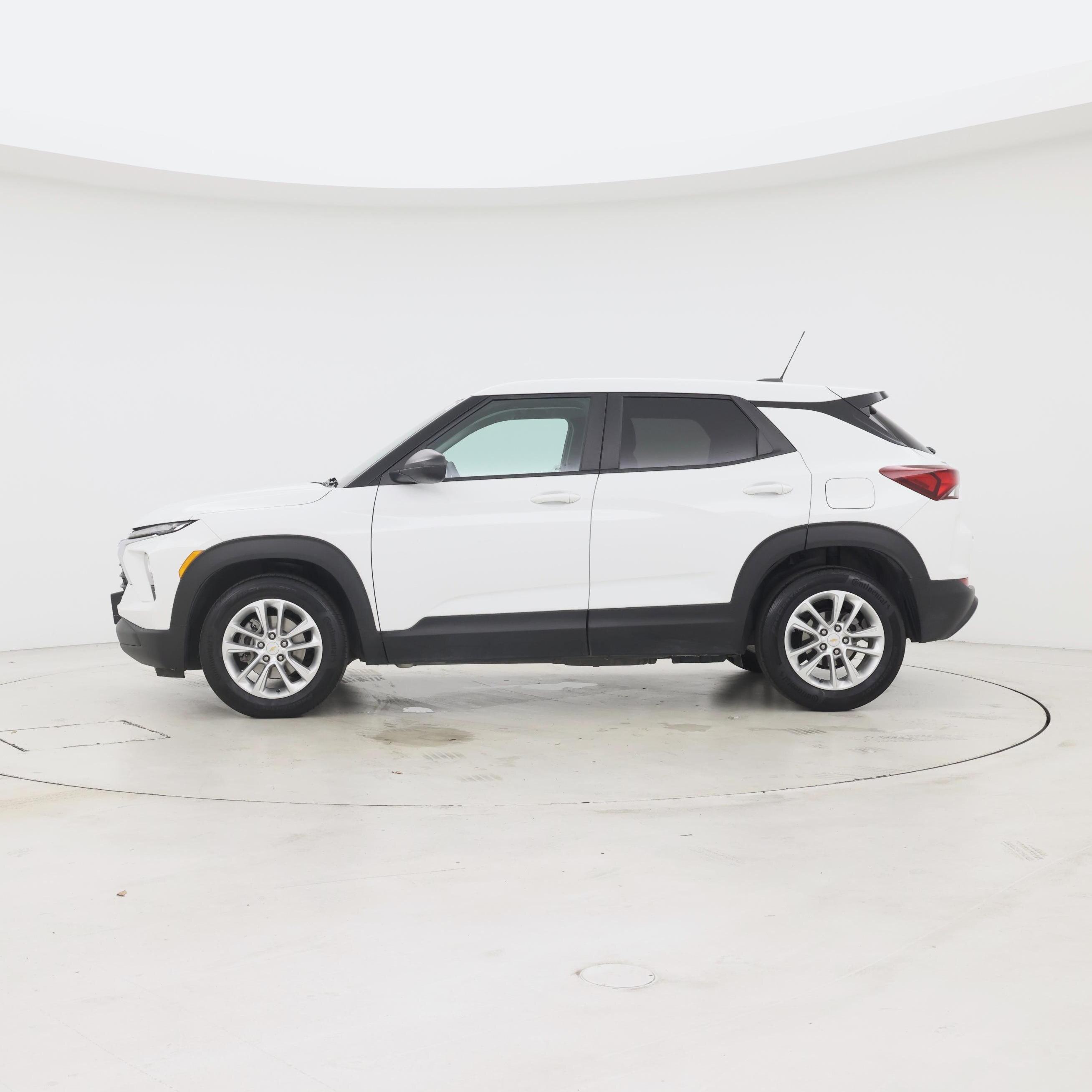Thumbnail: 2024 Chevrolet TrailBlazer - 3
