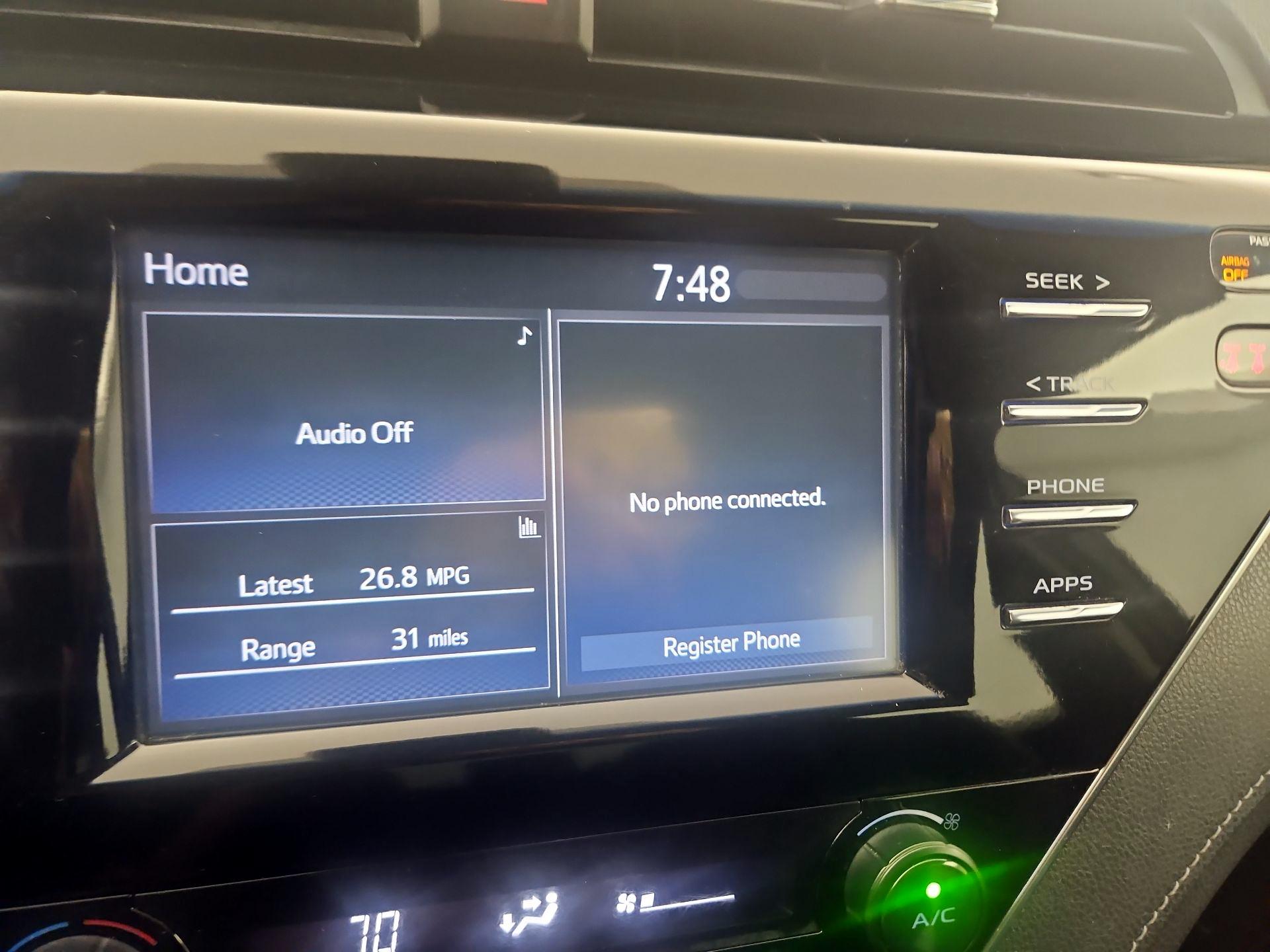 Thumbnail: 2018 Toyota Camry - 15