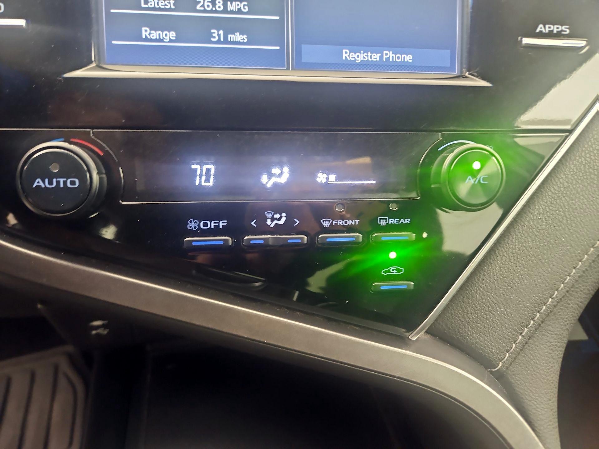 Thumbnail: 2018 Toyota Camry - 16