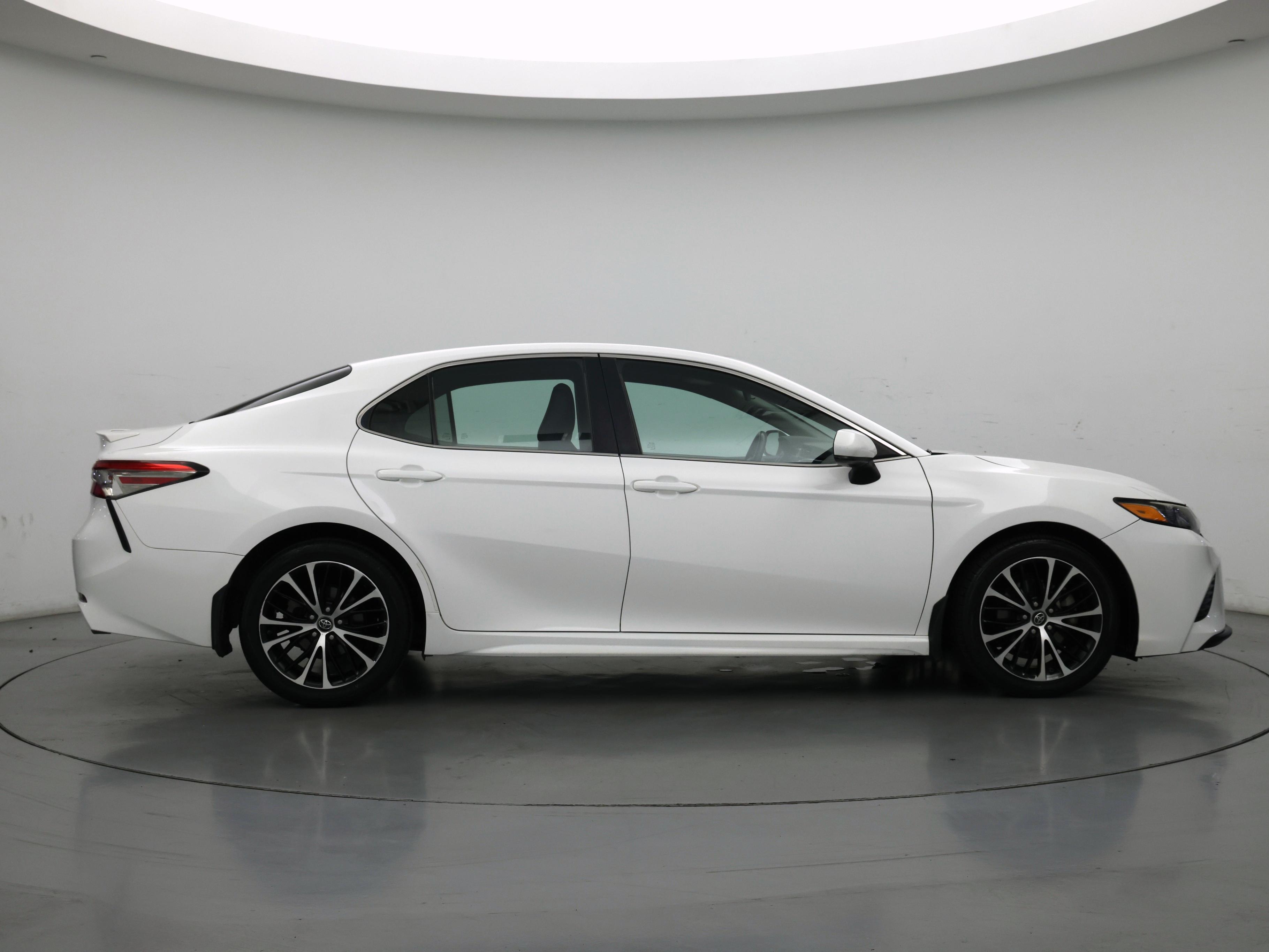 Thumbnail: 2018 Toyota Camry - 7