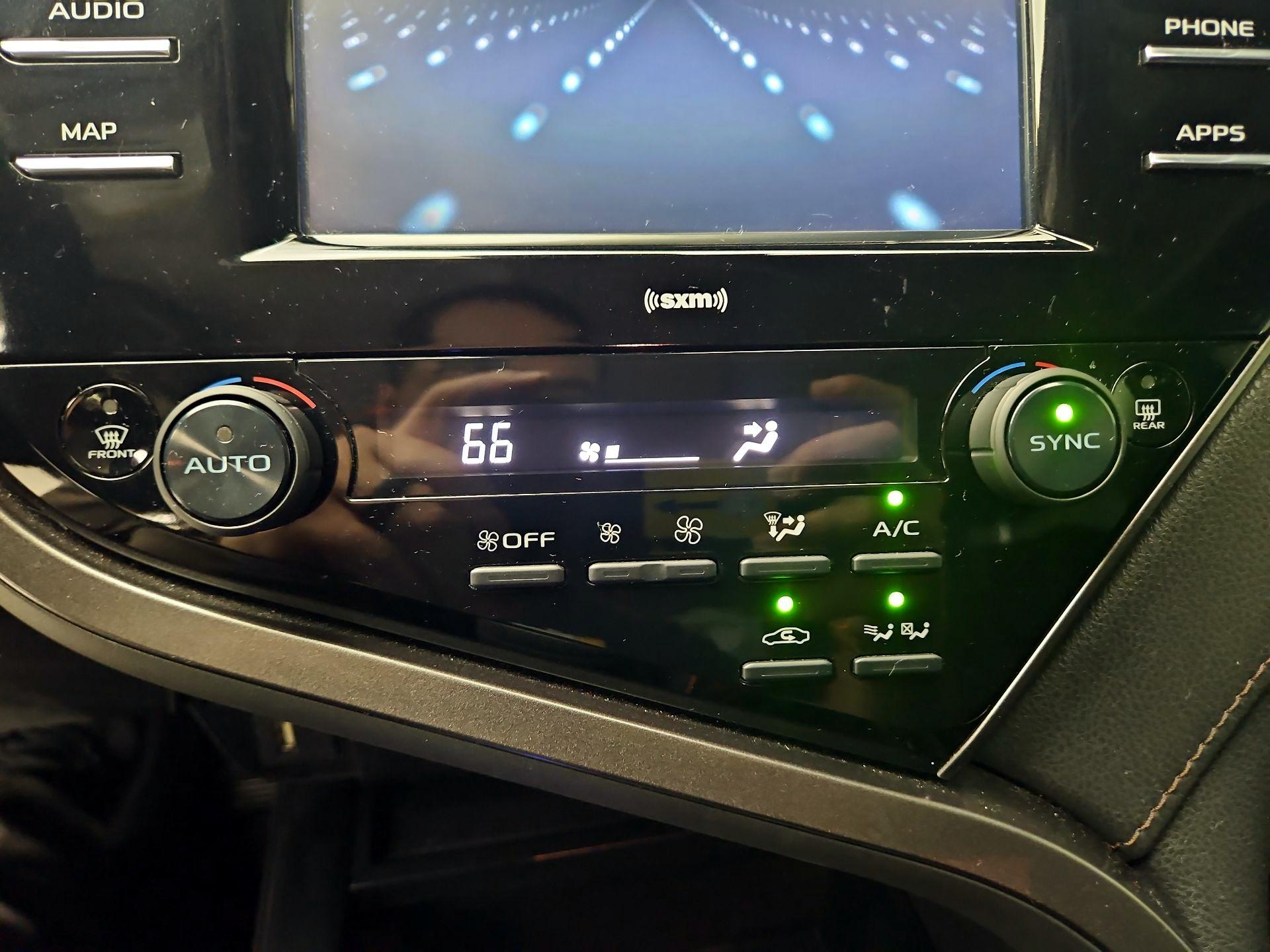 Thumbnail: 2020 Toyota Camry - 16