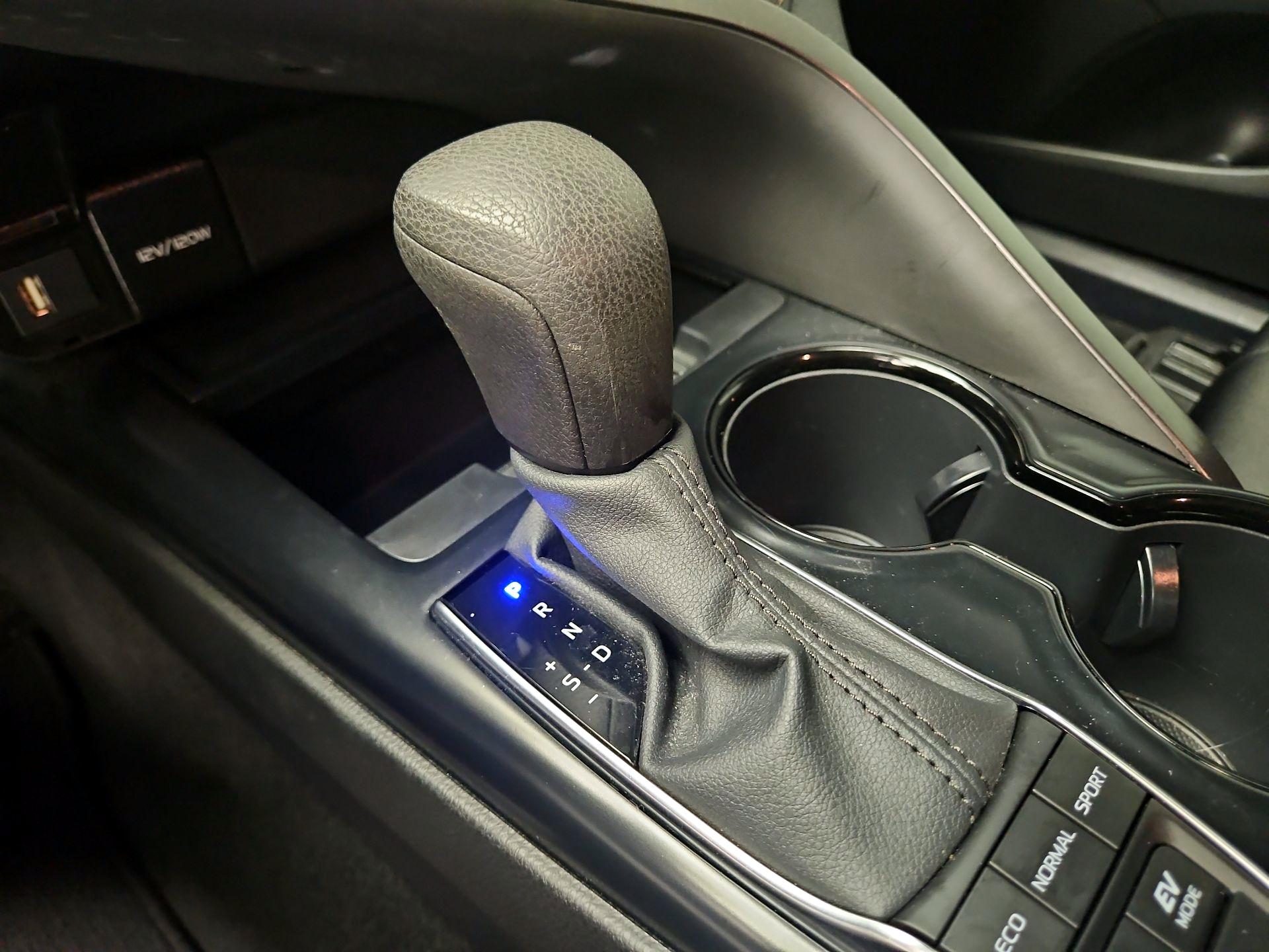 Thumbnail: 2020 Toyota Camry - 17