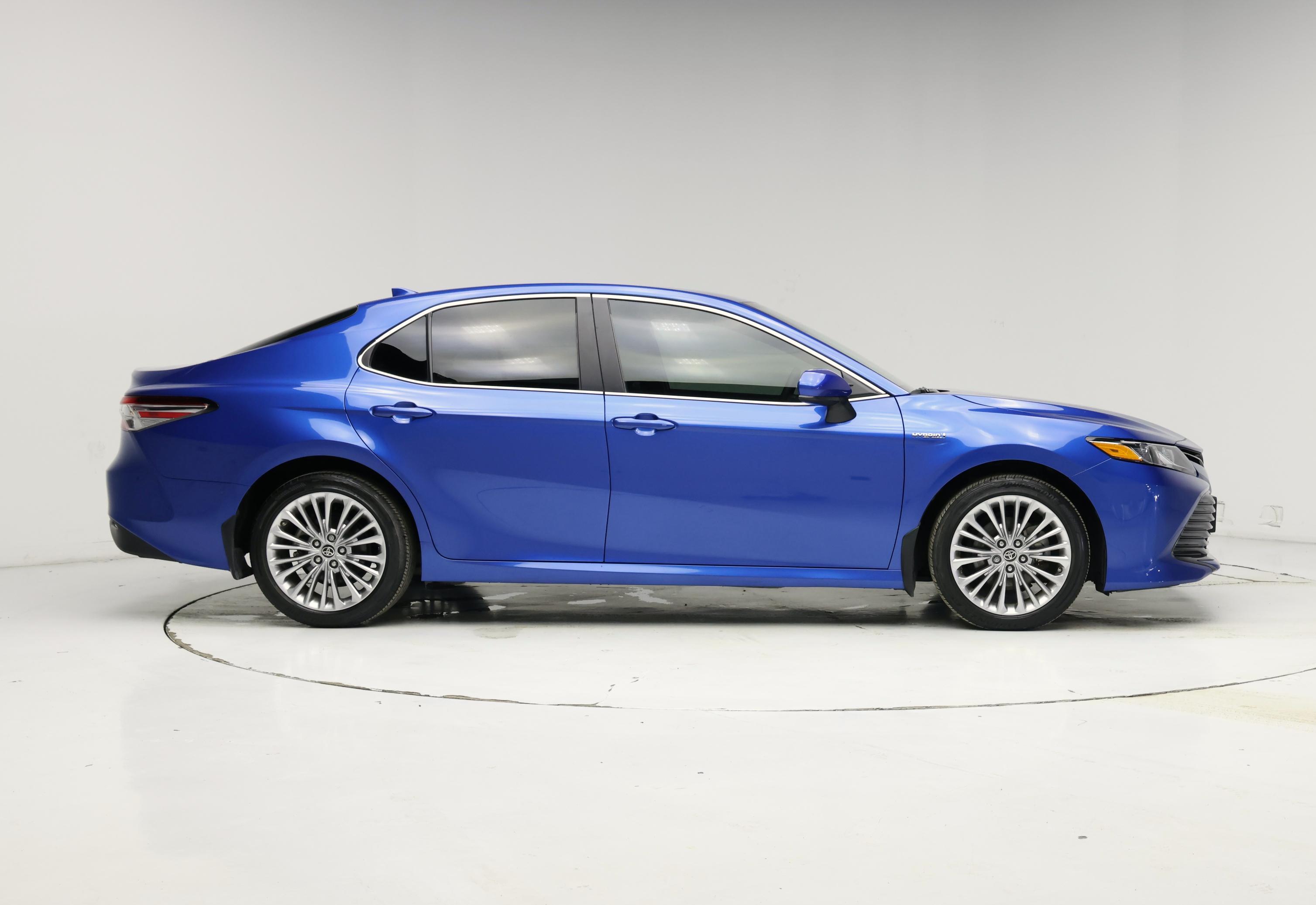Thumbnail: 2020 Toyota Camry - 7