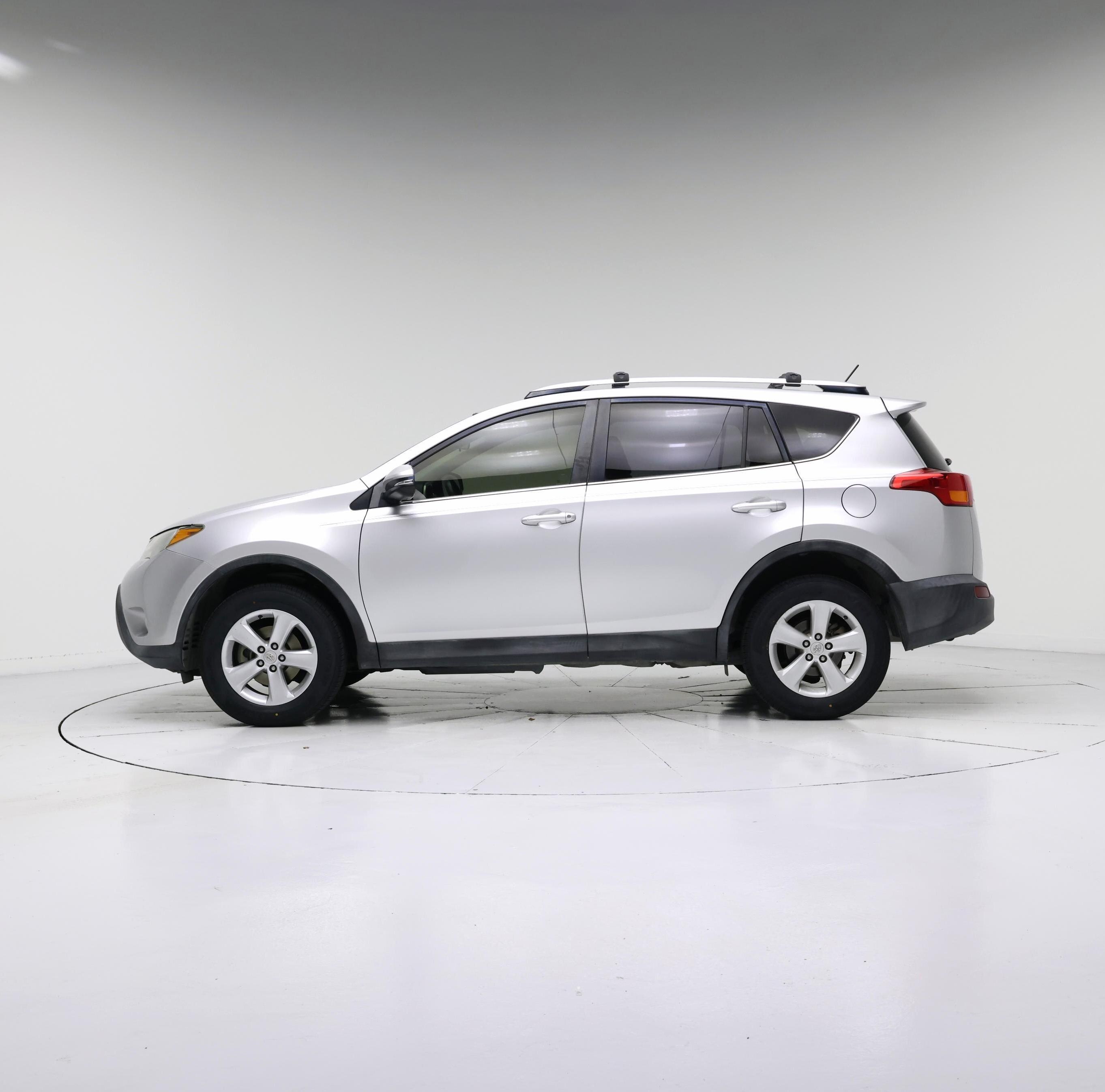 Thumbnail: 2014 Toyota RAV4 - 3