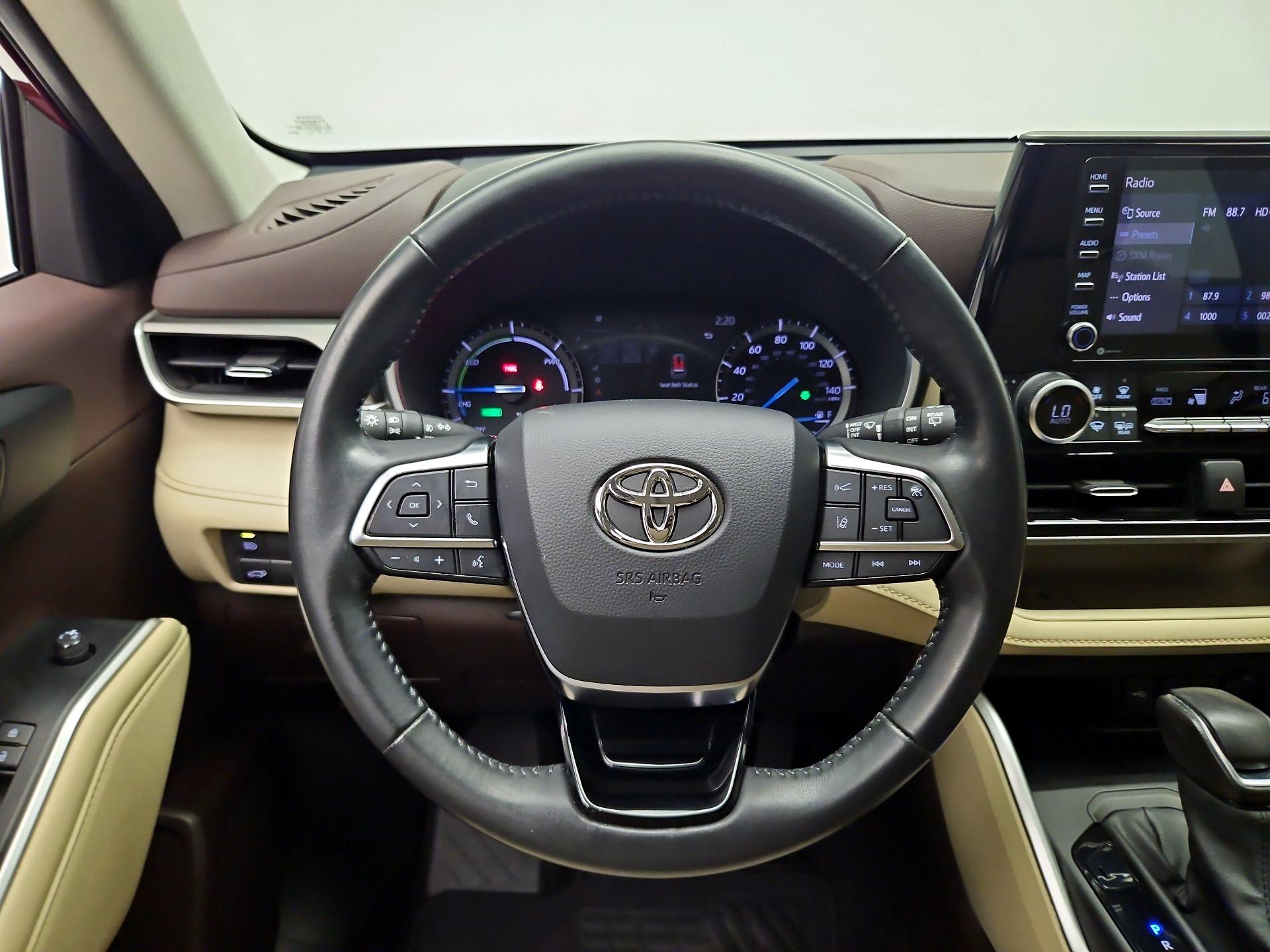 Thumbnail: 2021 Toyota Highlander - 10