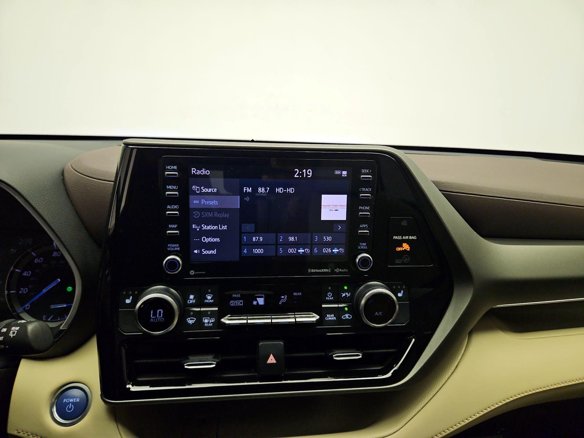 Thumbnail: 2021 Toyota Highlander - 14