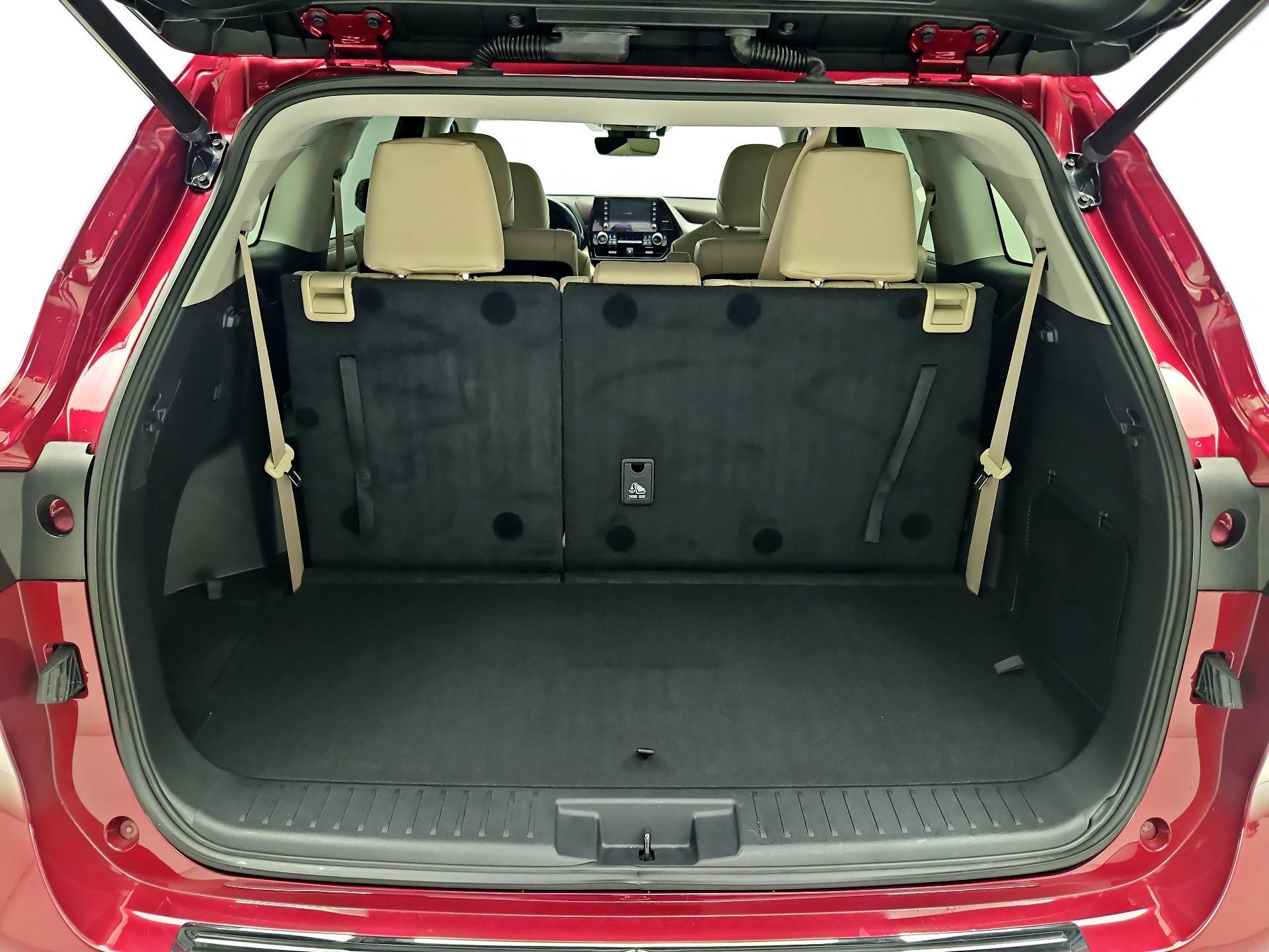 Thumbnail: 2021 Toyota Highlander - 18