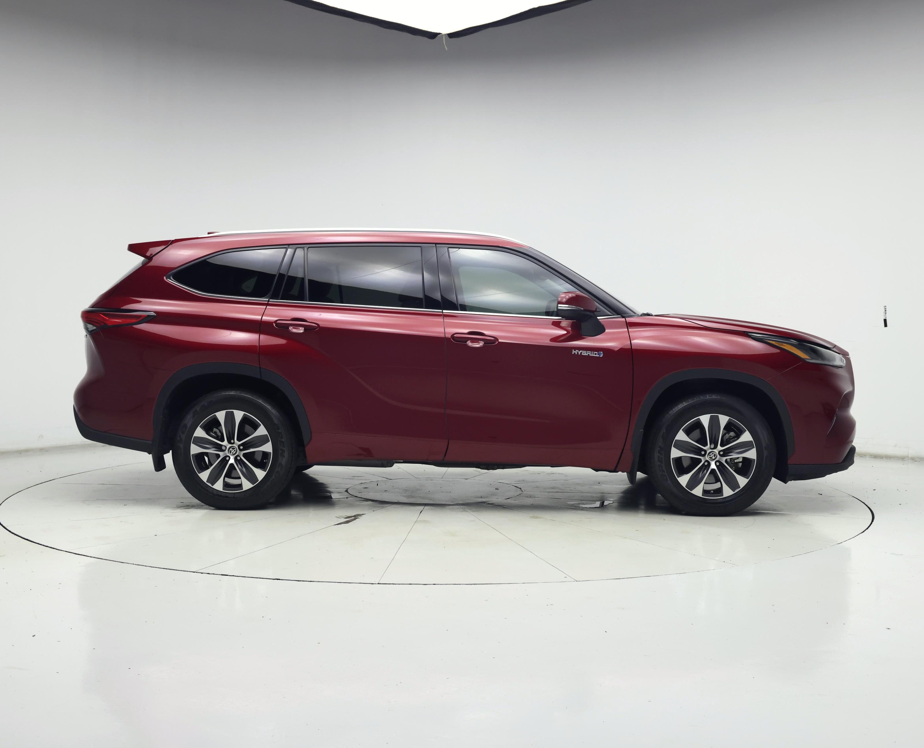 Thumbnail: 2021 Toyota Highlander - 7