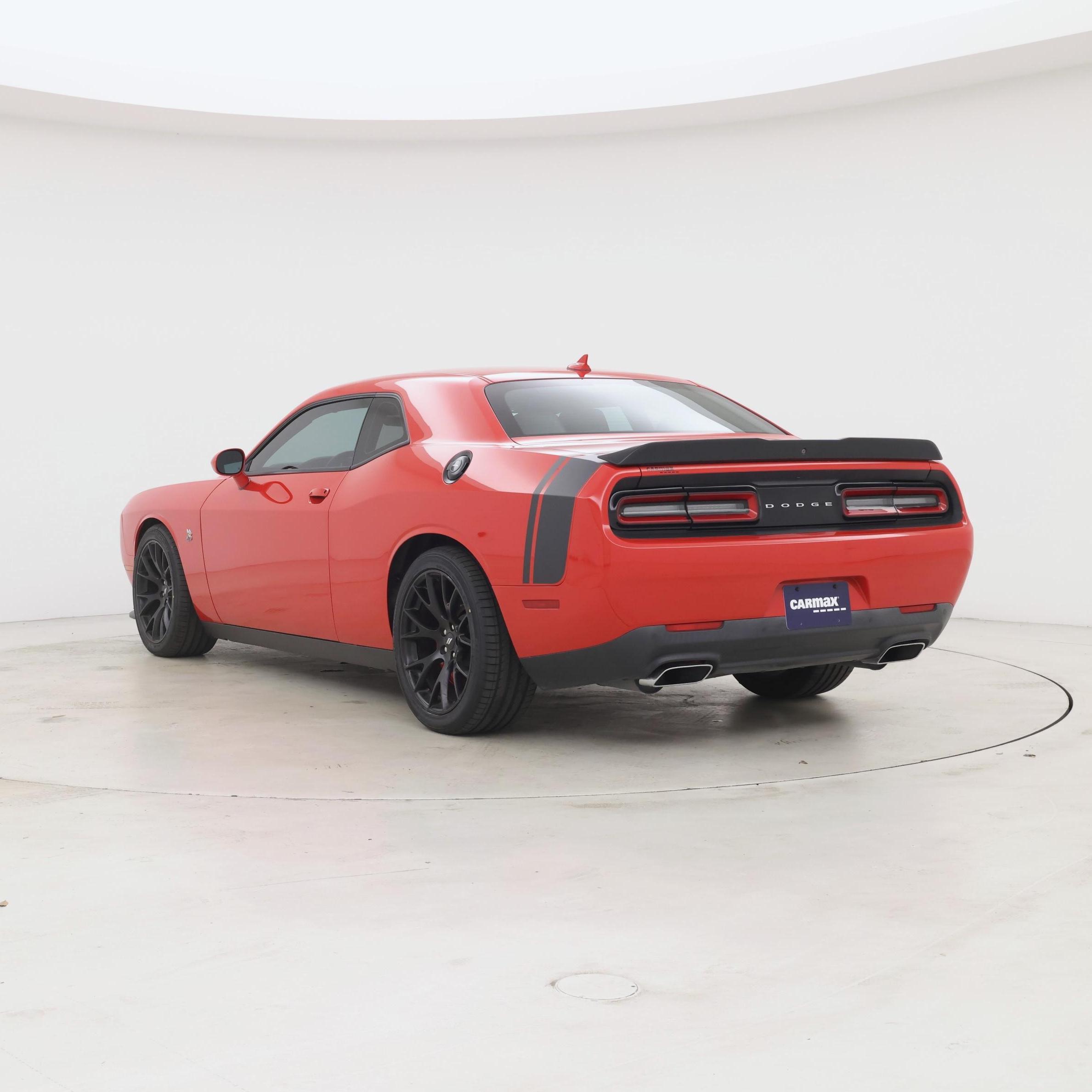 Thumbnail: 2018 Dodge Challenger - 2