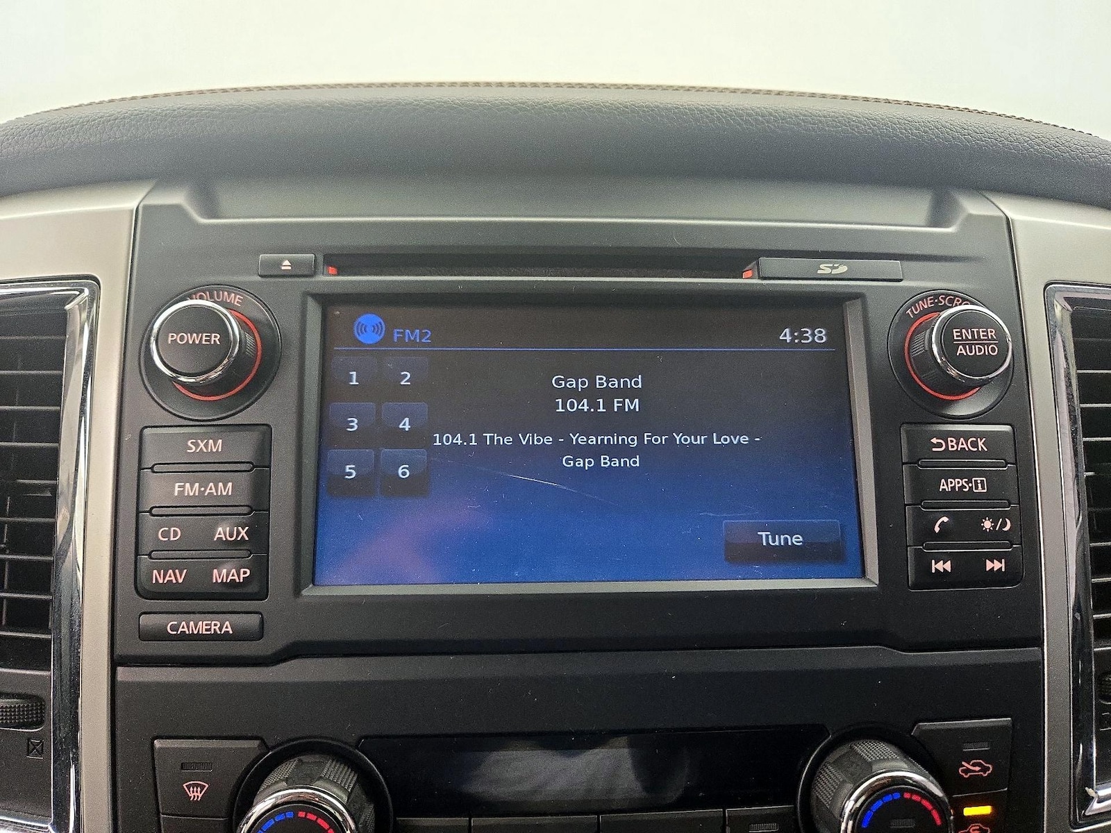2017 Nissan Titan SL - Photo 17