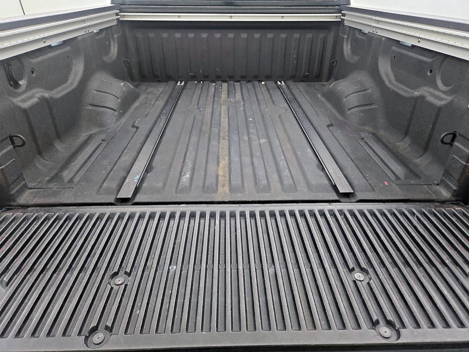 2017 Nissan Titan SL - Photo 22