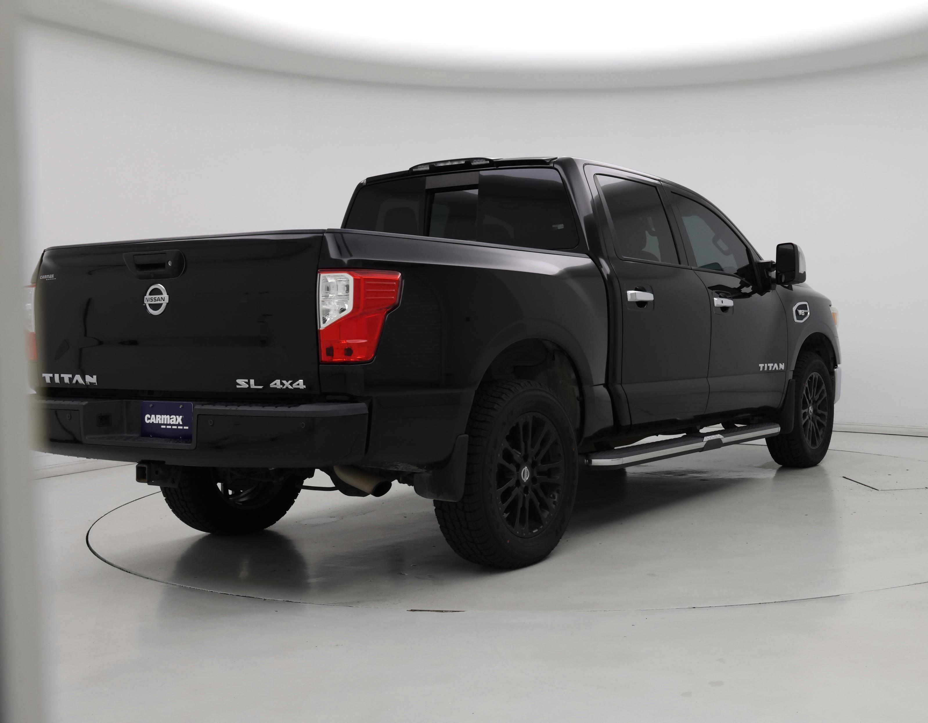 Thumbnail: 2017 Nissan Titan - 8