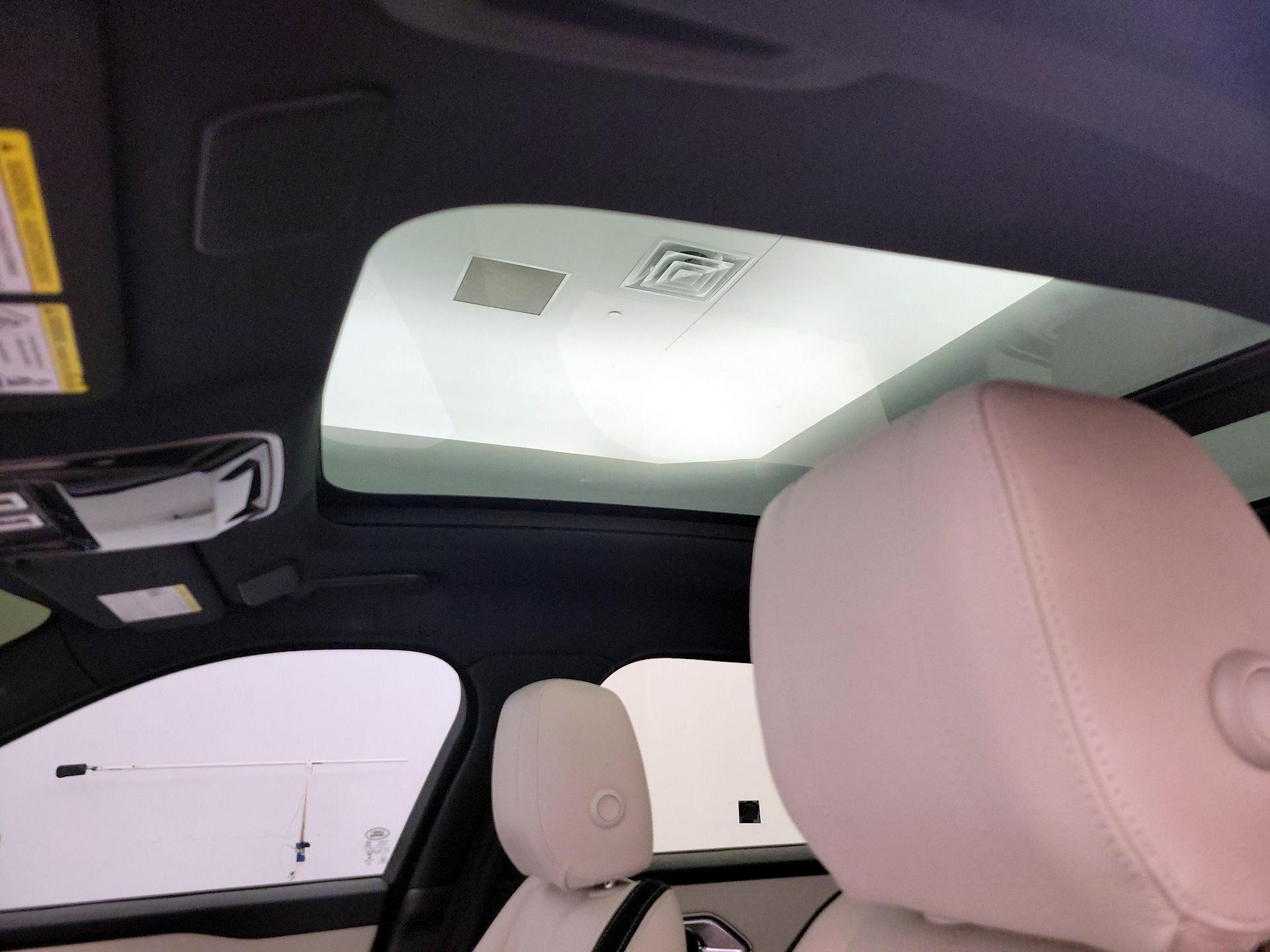 Thumbnail: 2021 Land Rover Range Rover Velar - 20