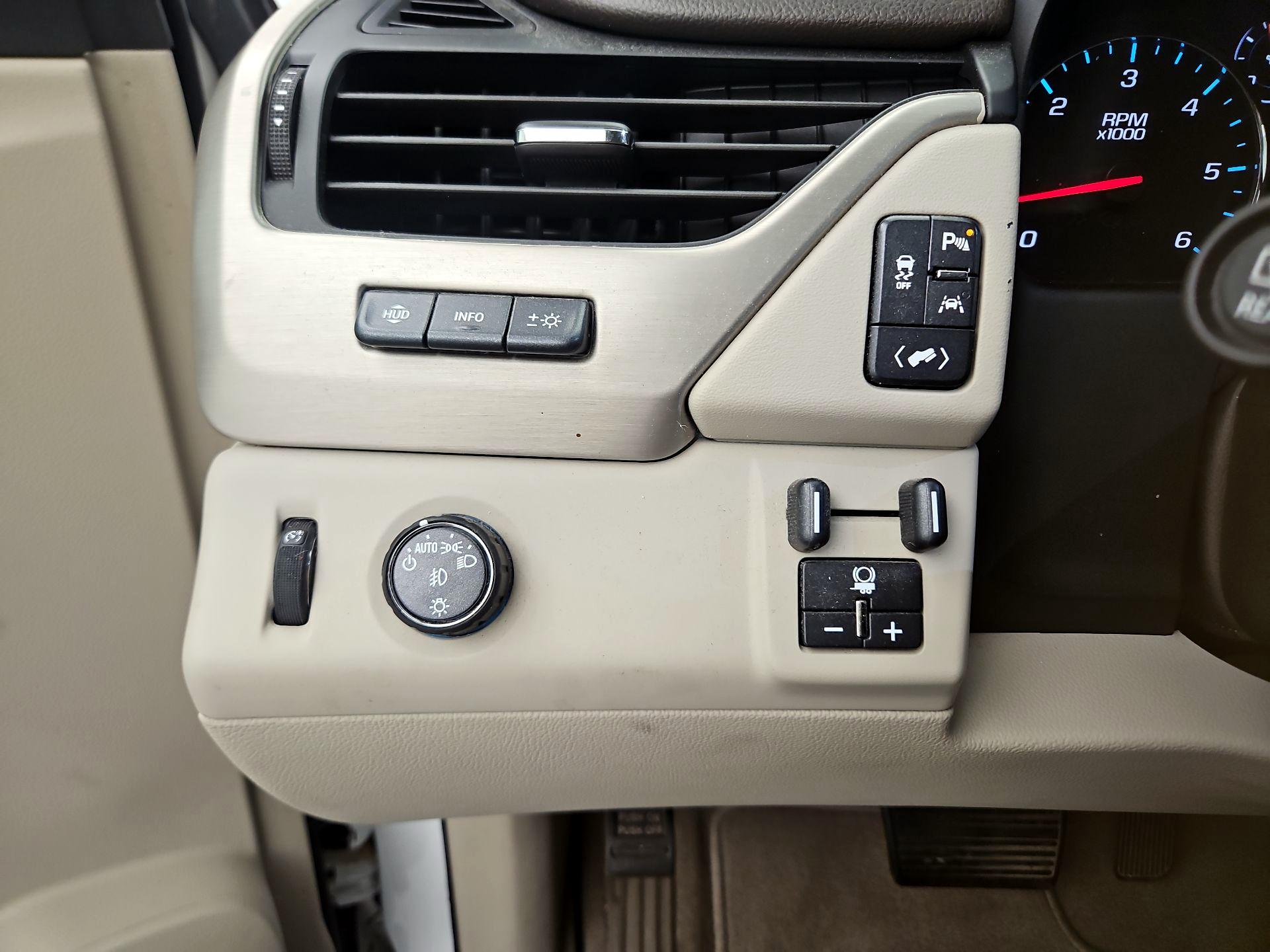 Thumbnail: 2020 GMC Yukon XL - 11
